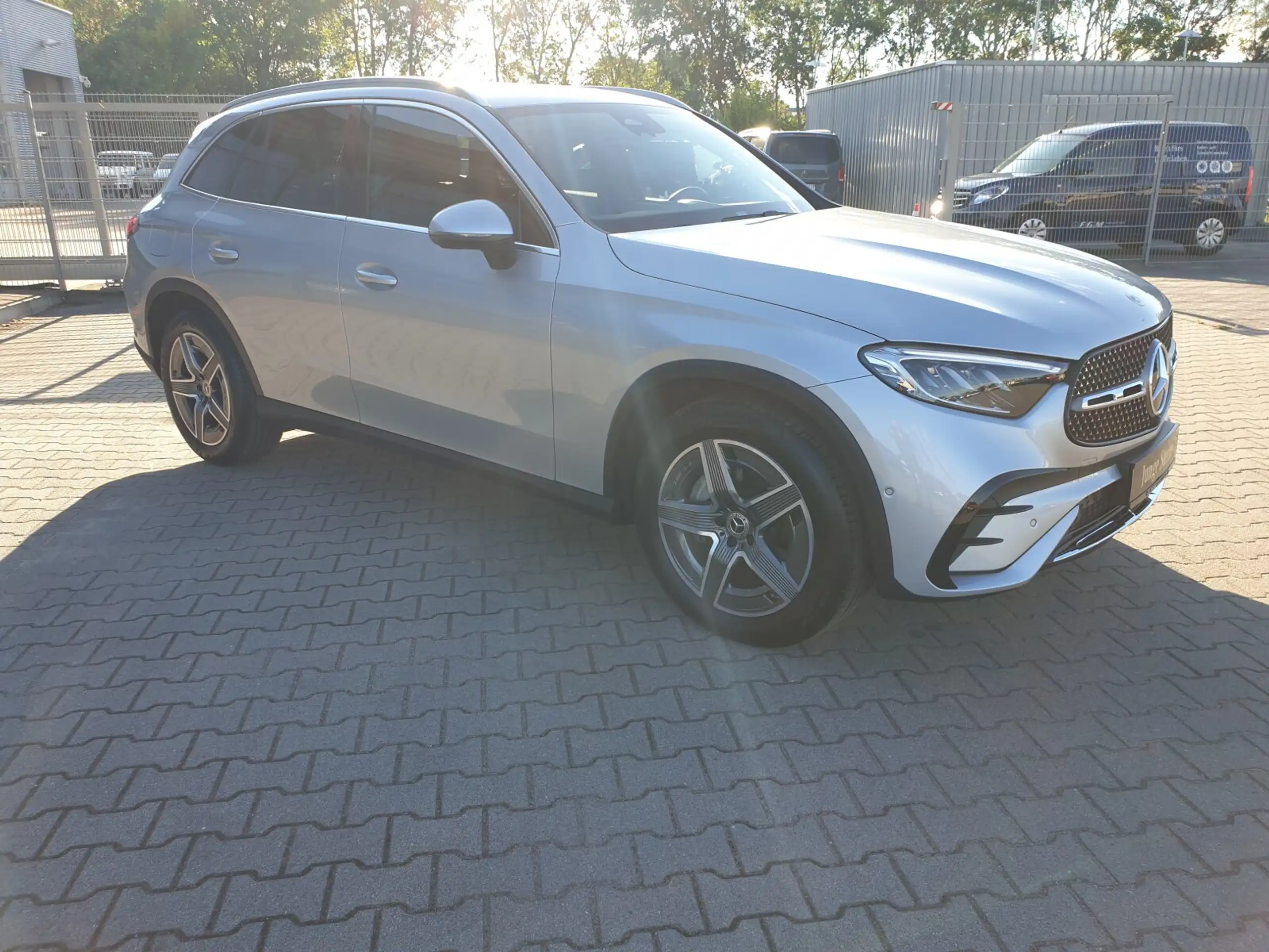 Mercedes-Benz - GLC 300