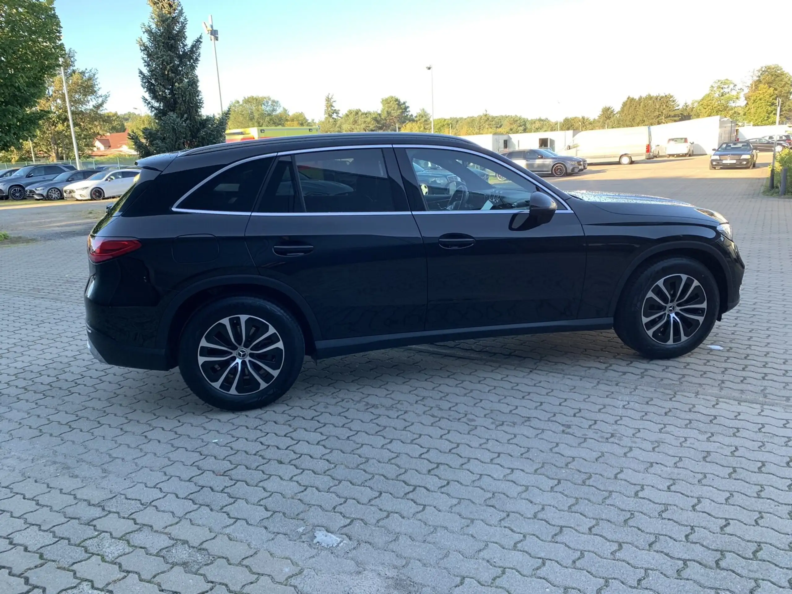 Mercedes-Benz - GLC 200