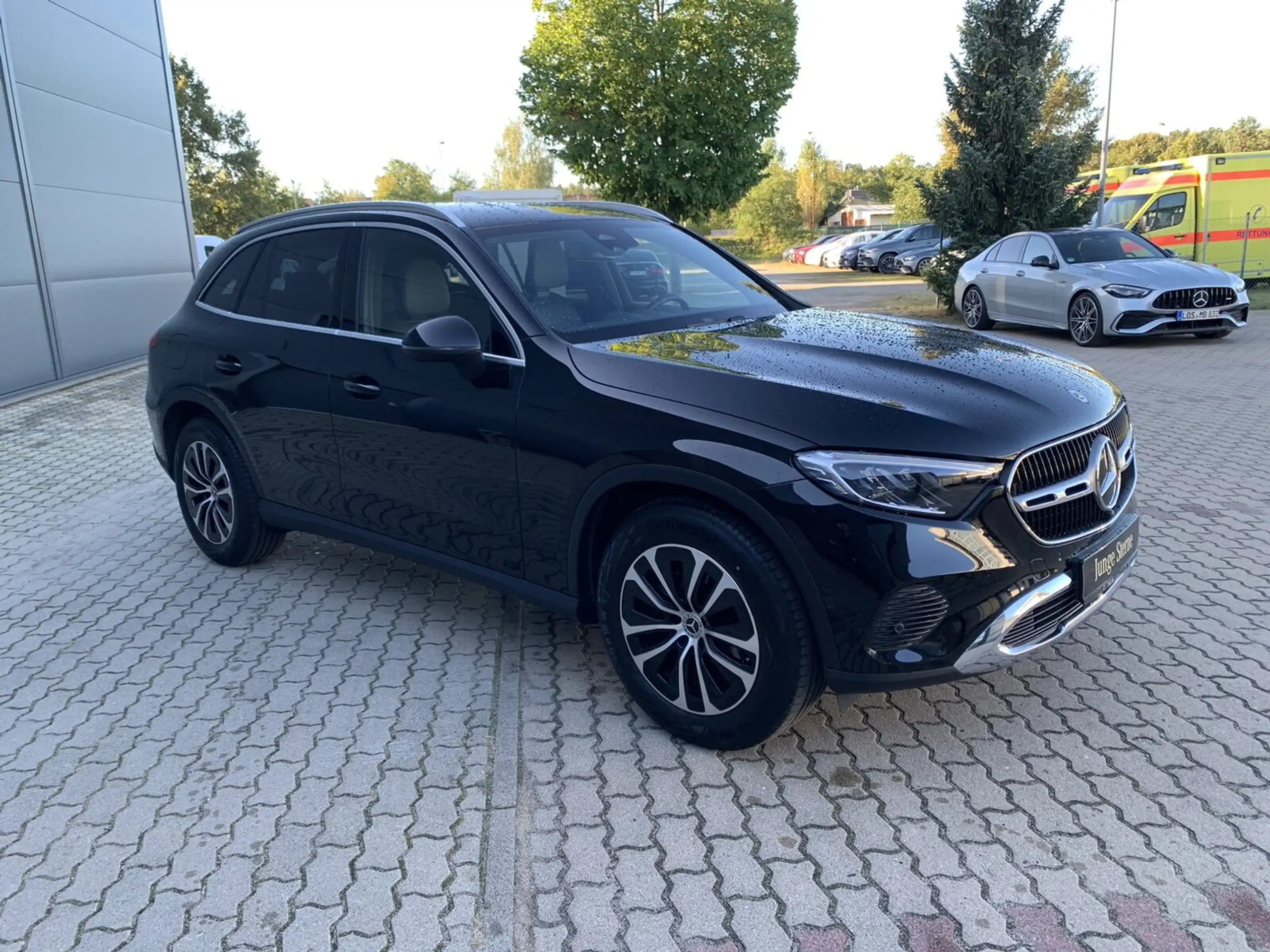 Mercedes-Benz - GLC 200