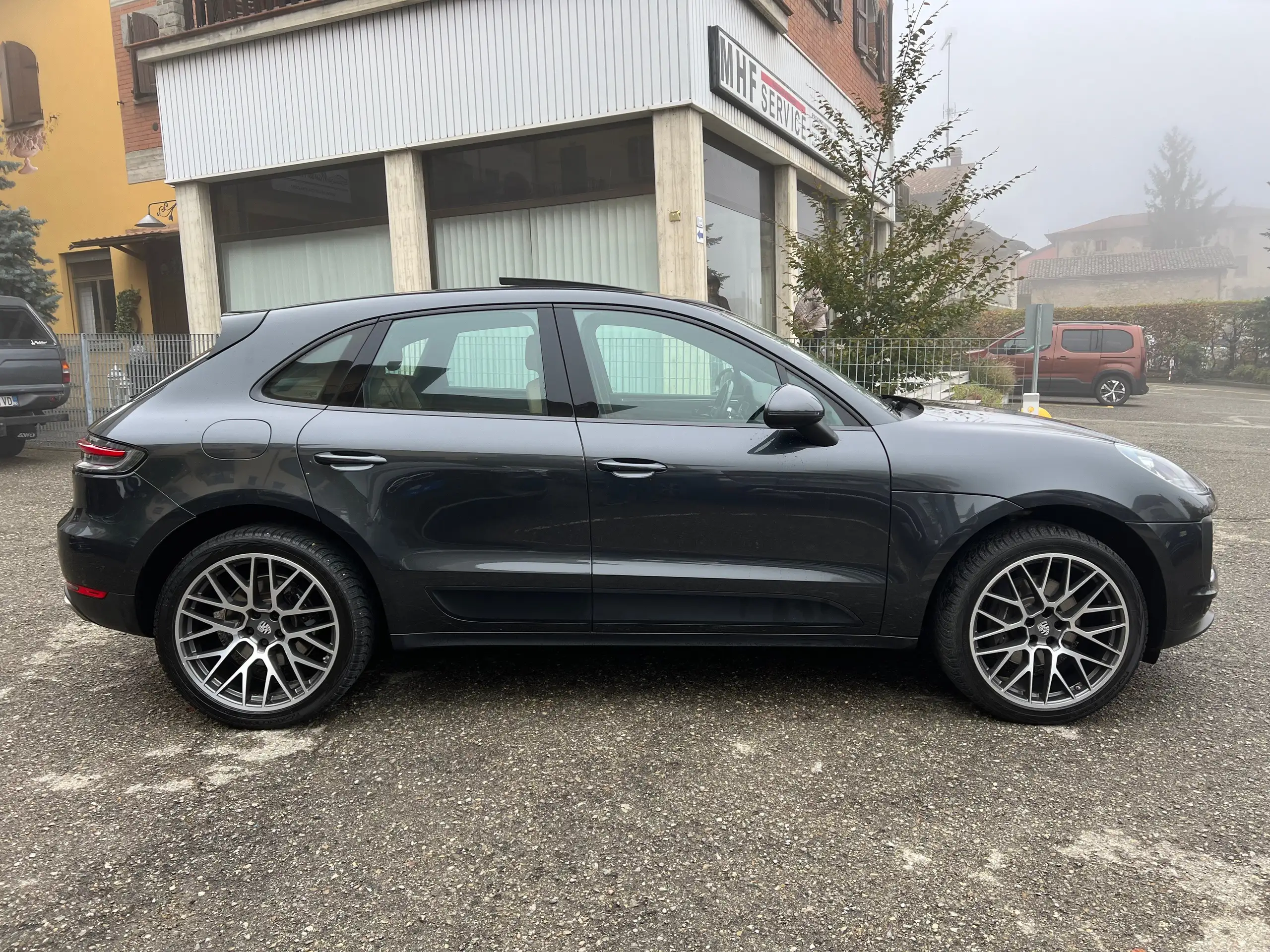 Porsche - Macan