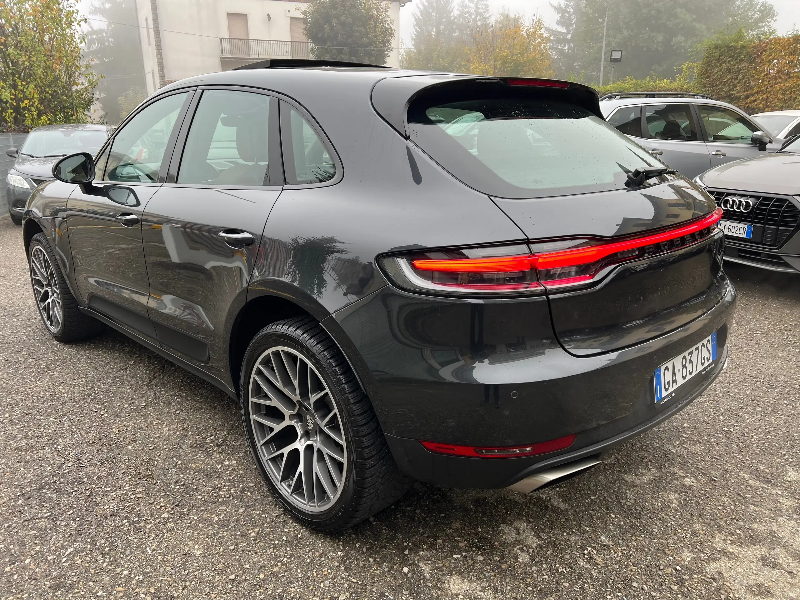 Porsche - Macan