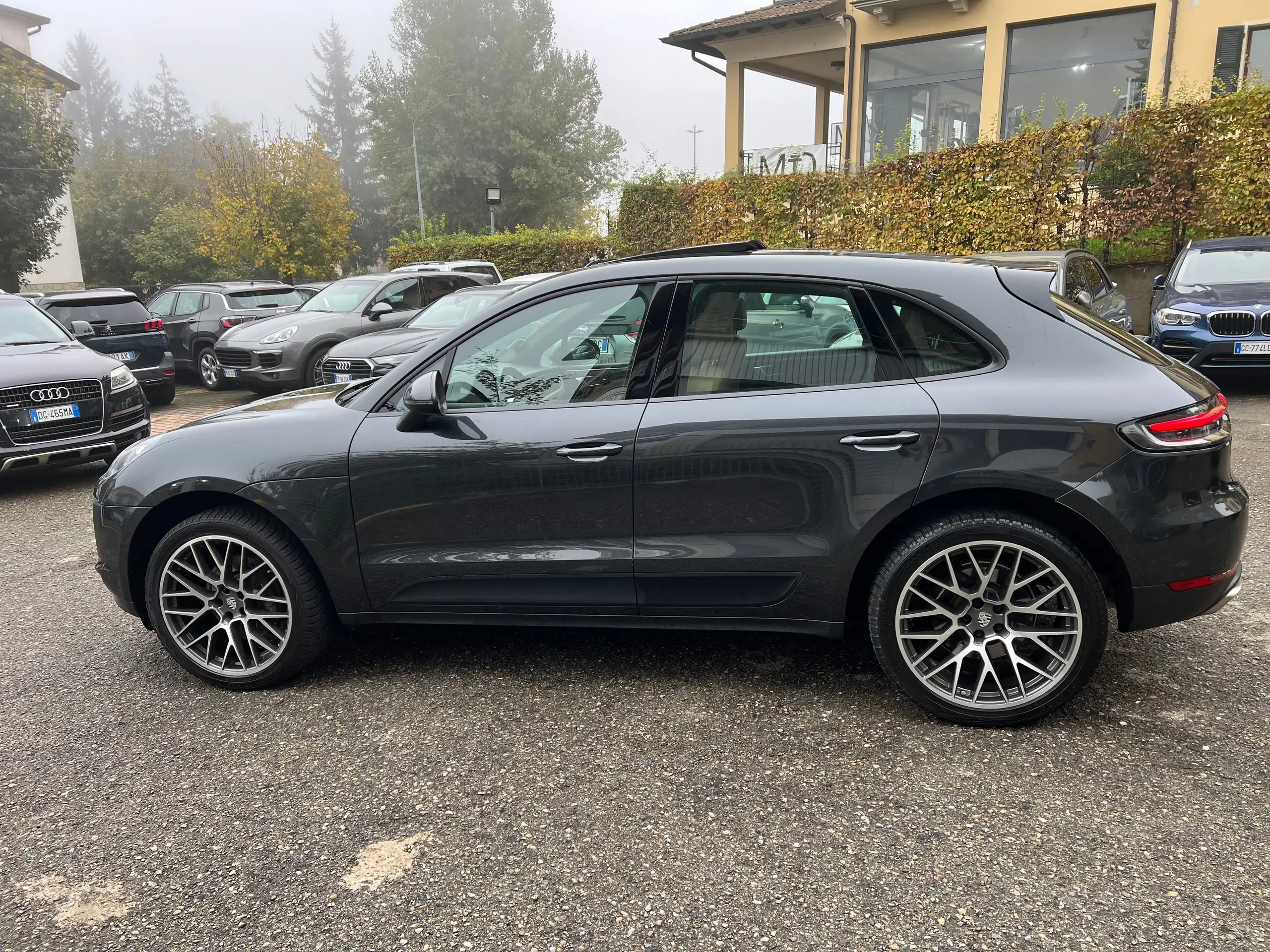 Porsche - Macan