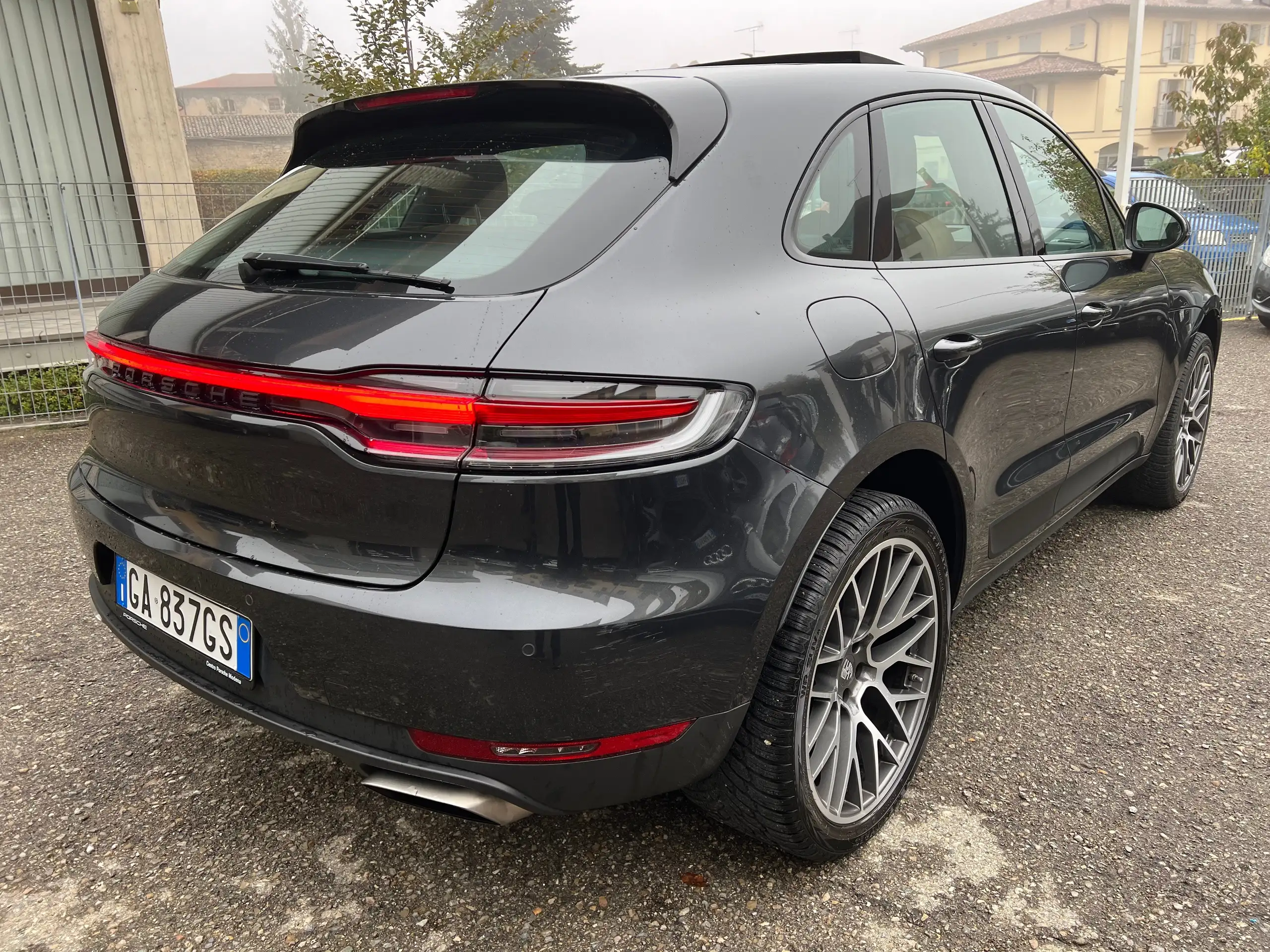 Porsche - Macan