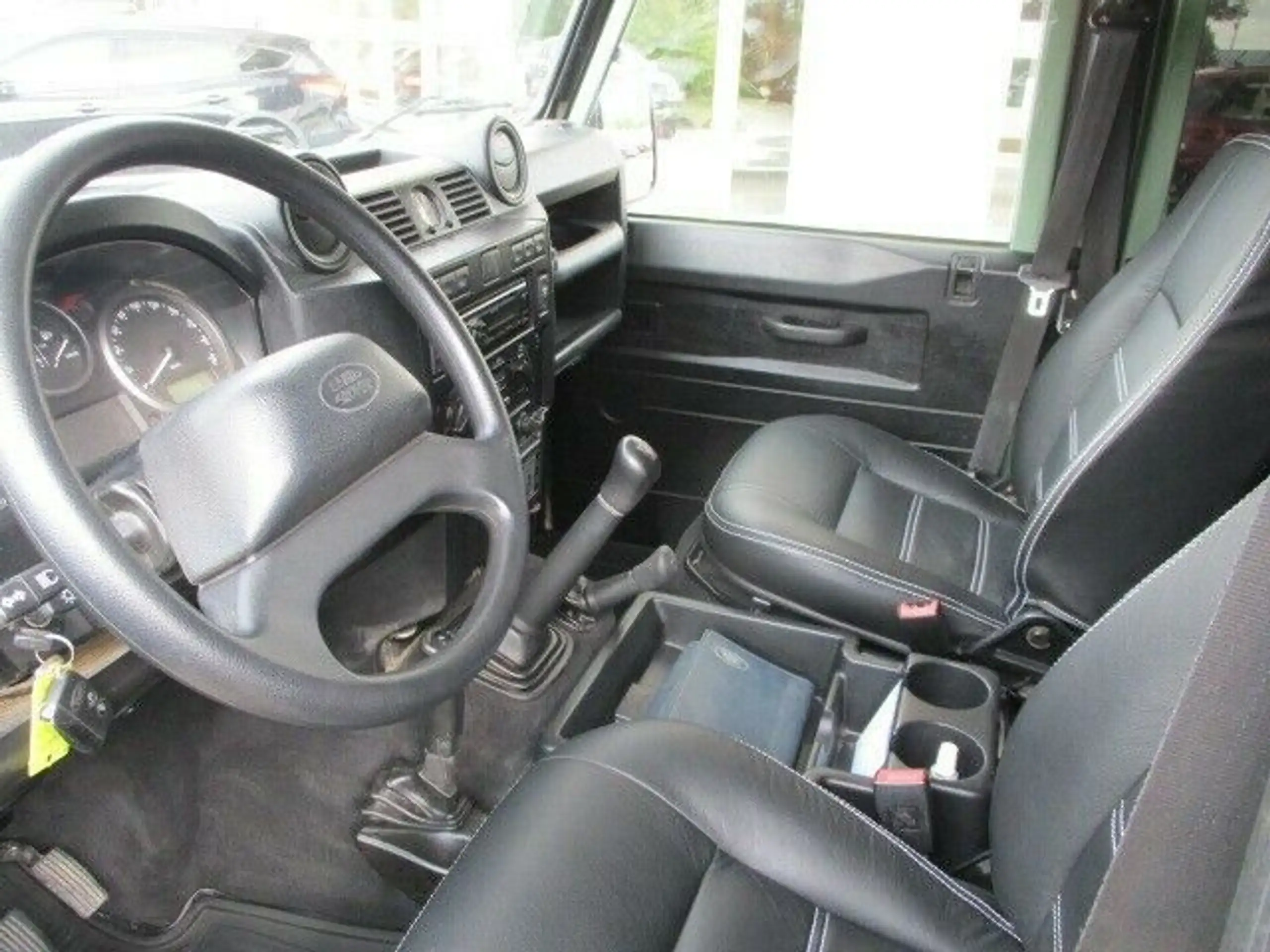 Land Rover - Defender