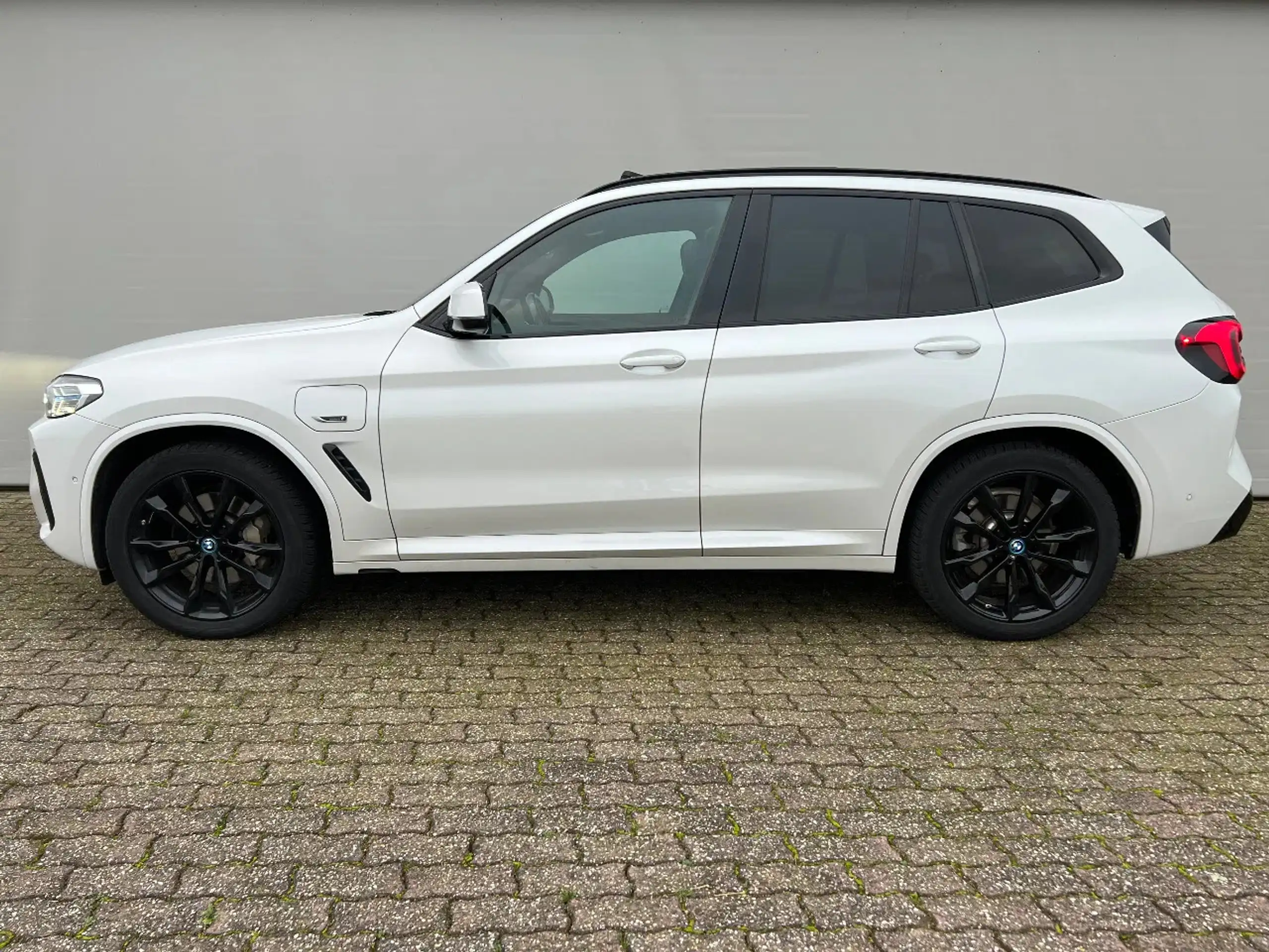 BMW - X3