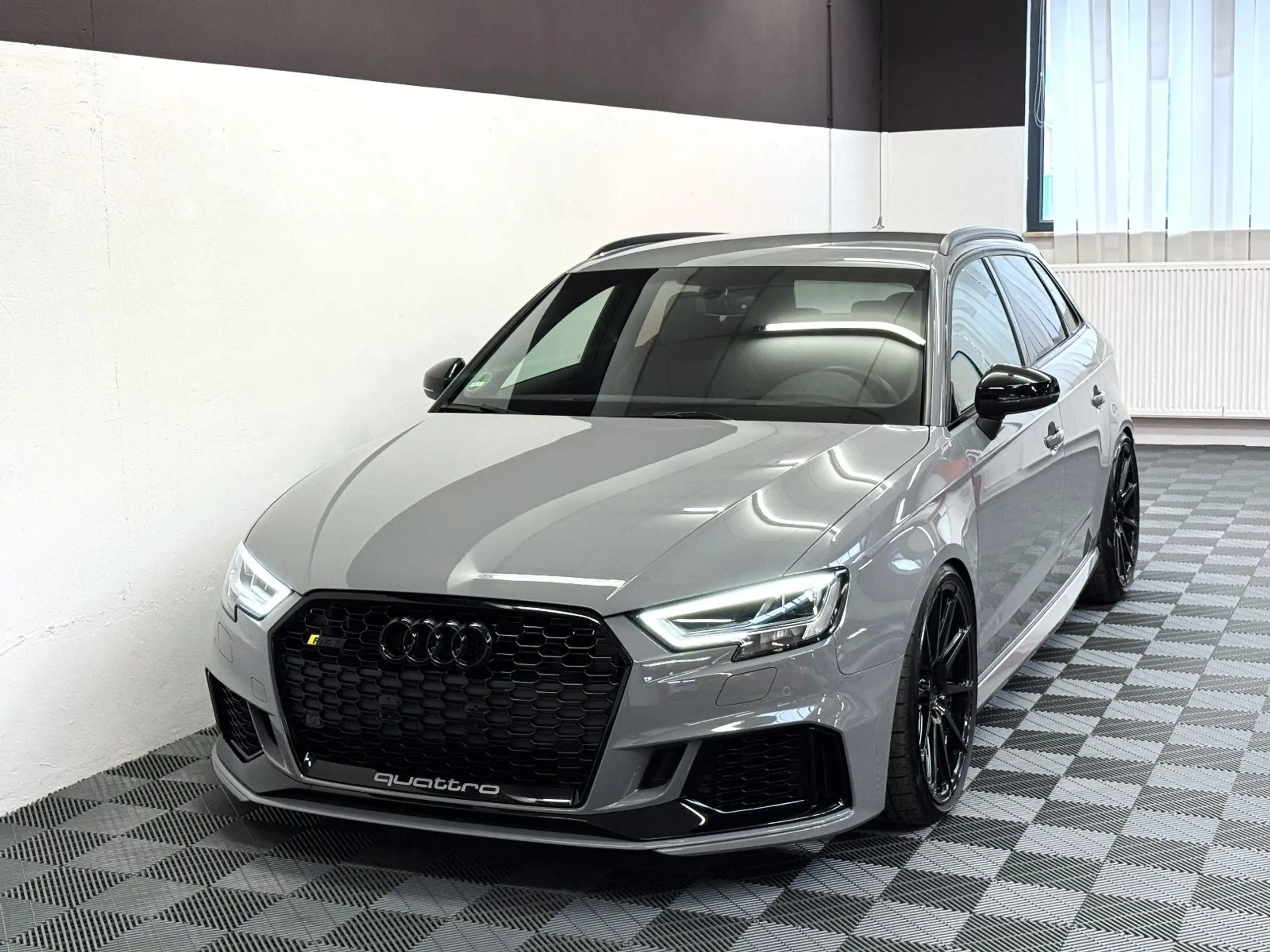 Audi - RS3