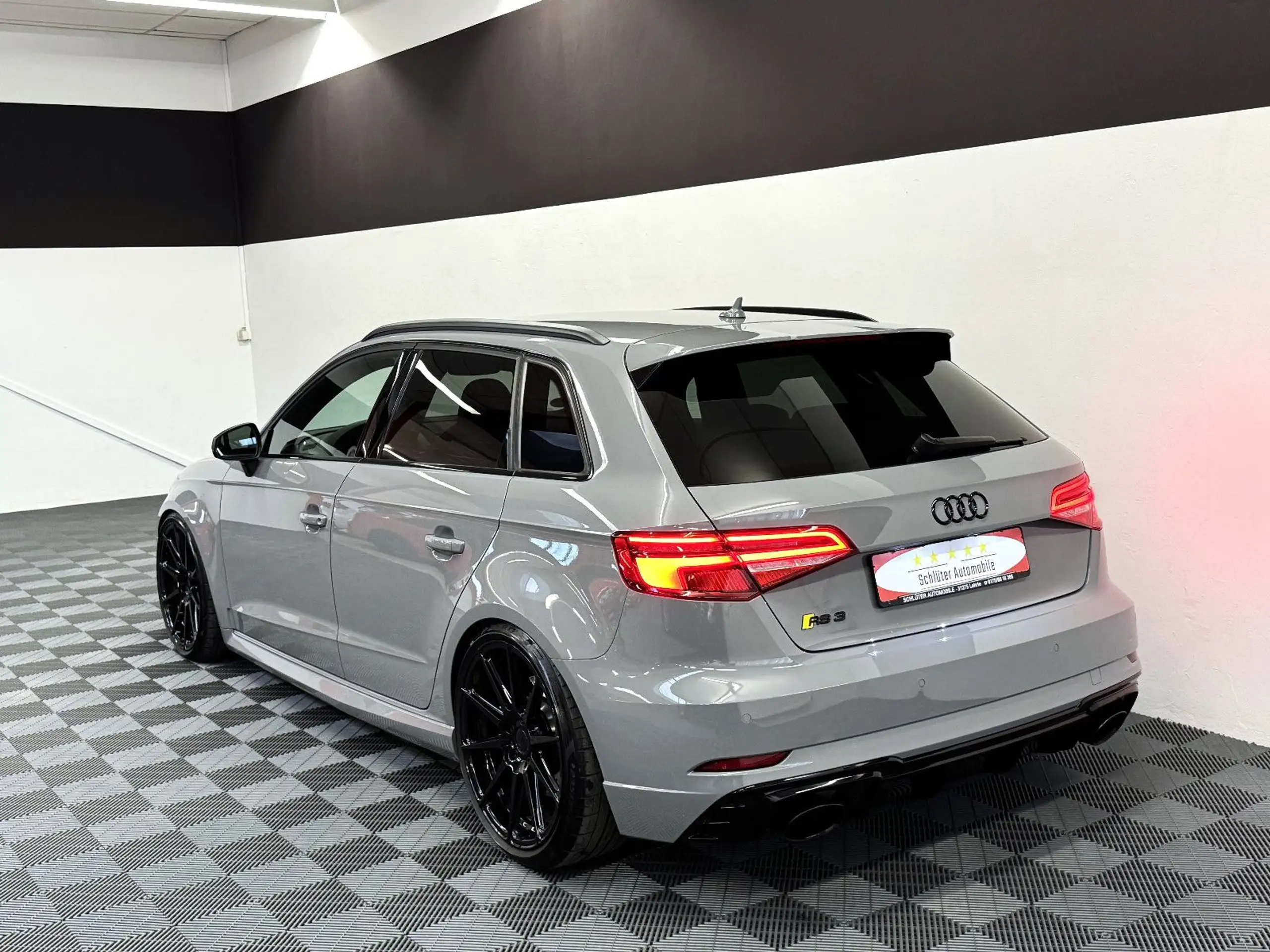 Audi - RS3