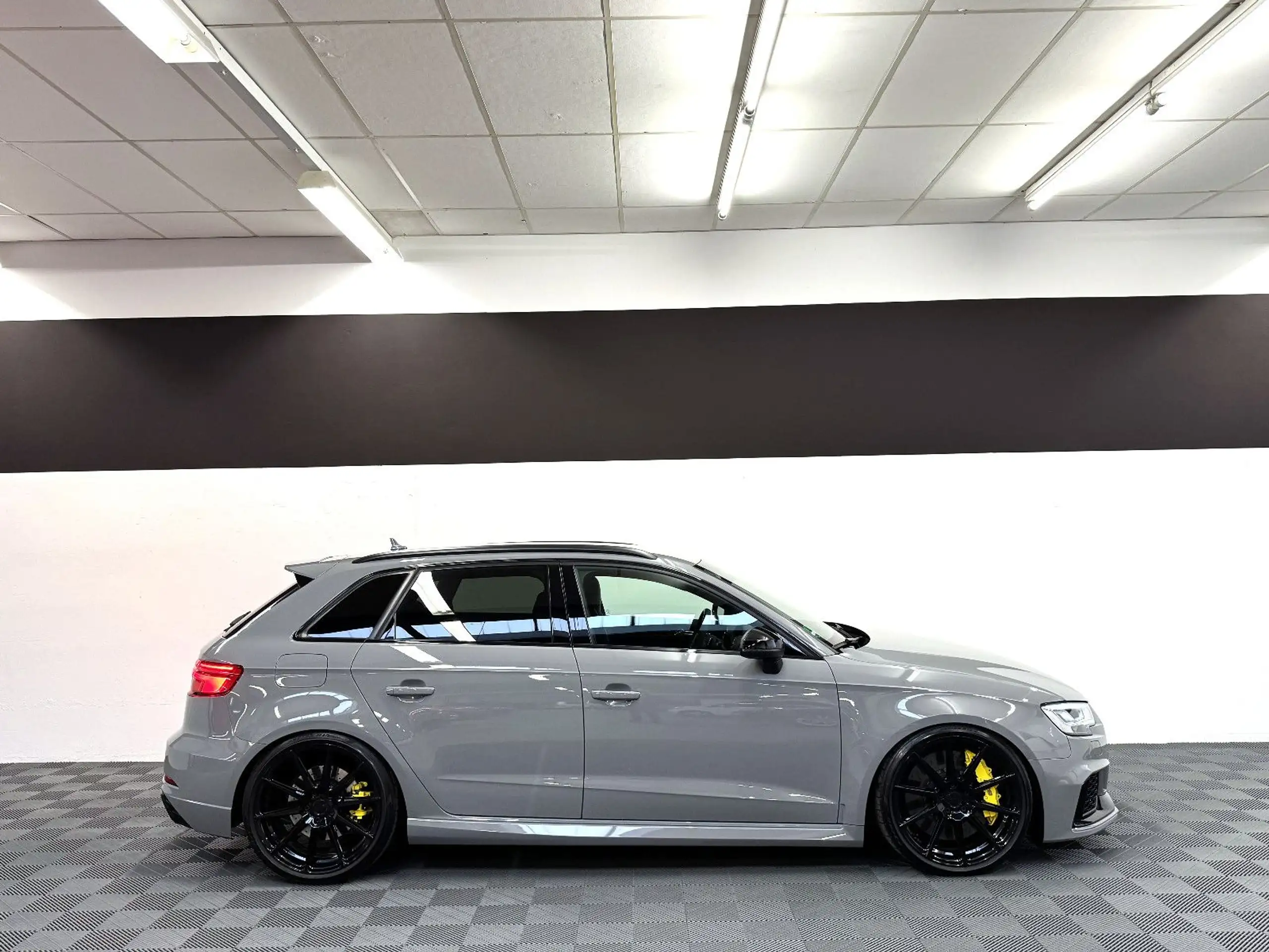 Audi - RS3