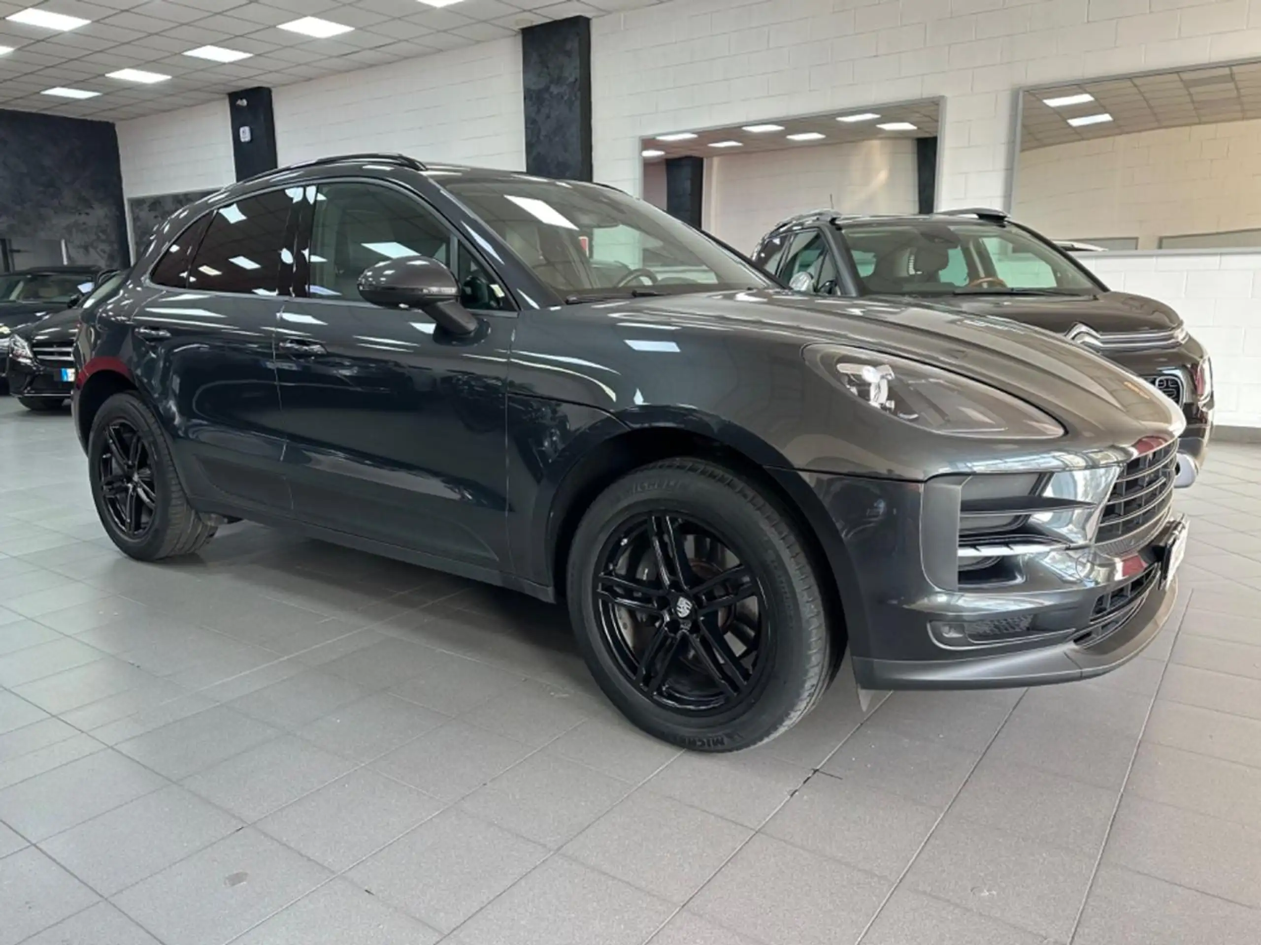 Porsche - Macan