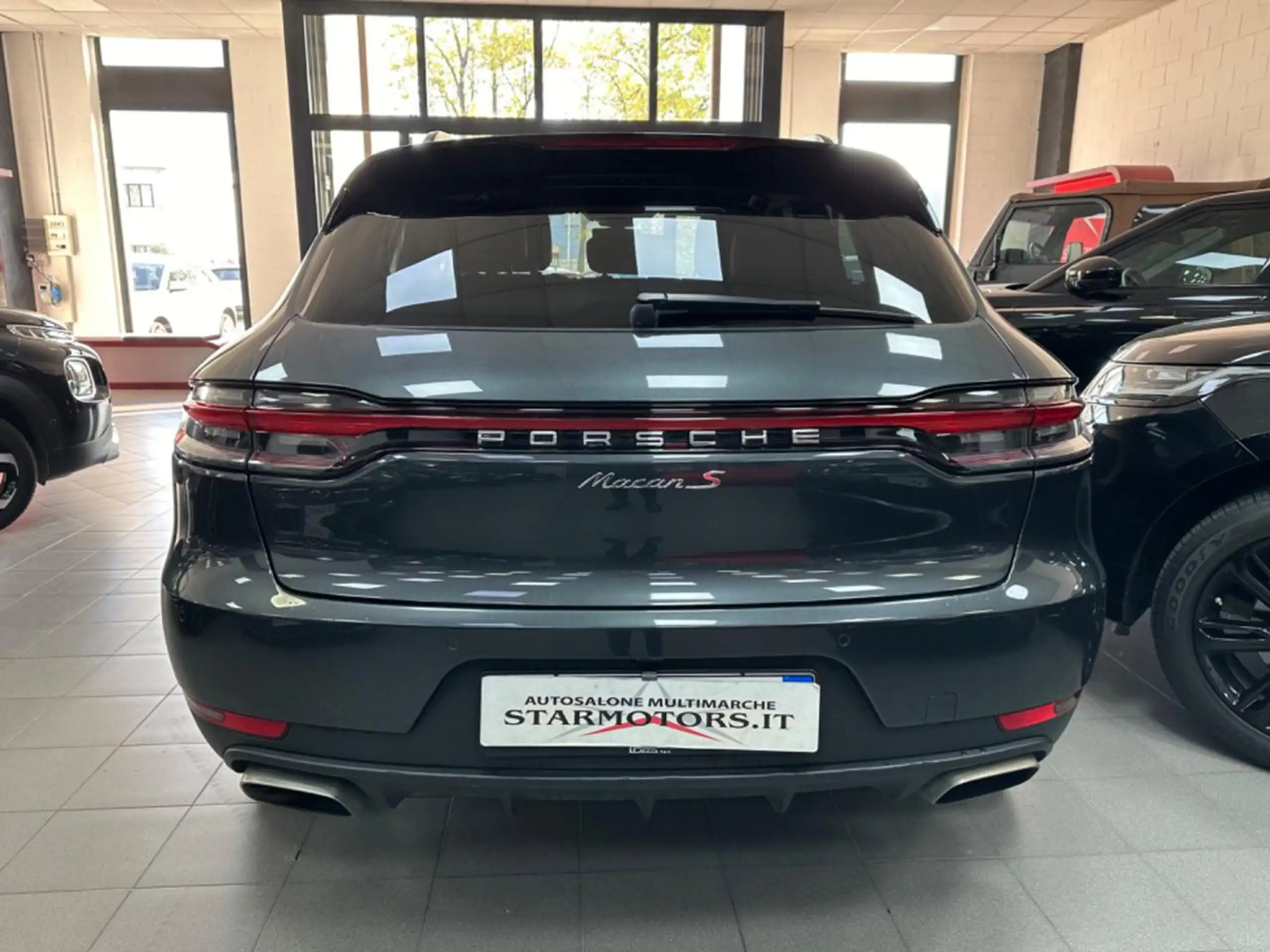 Porsche - Macan