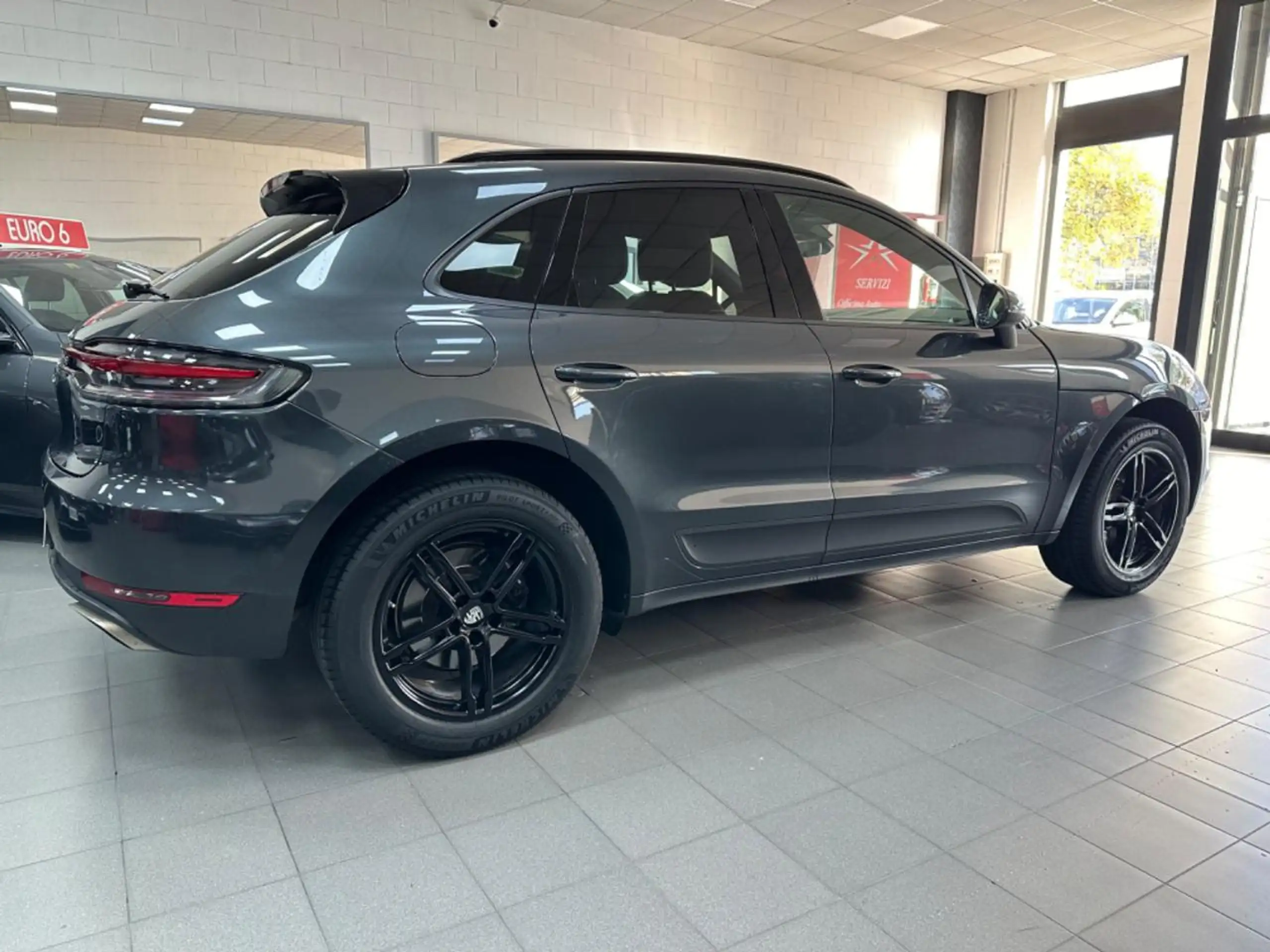 Porsche - Macan