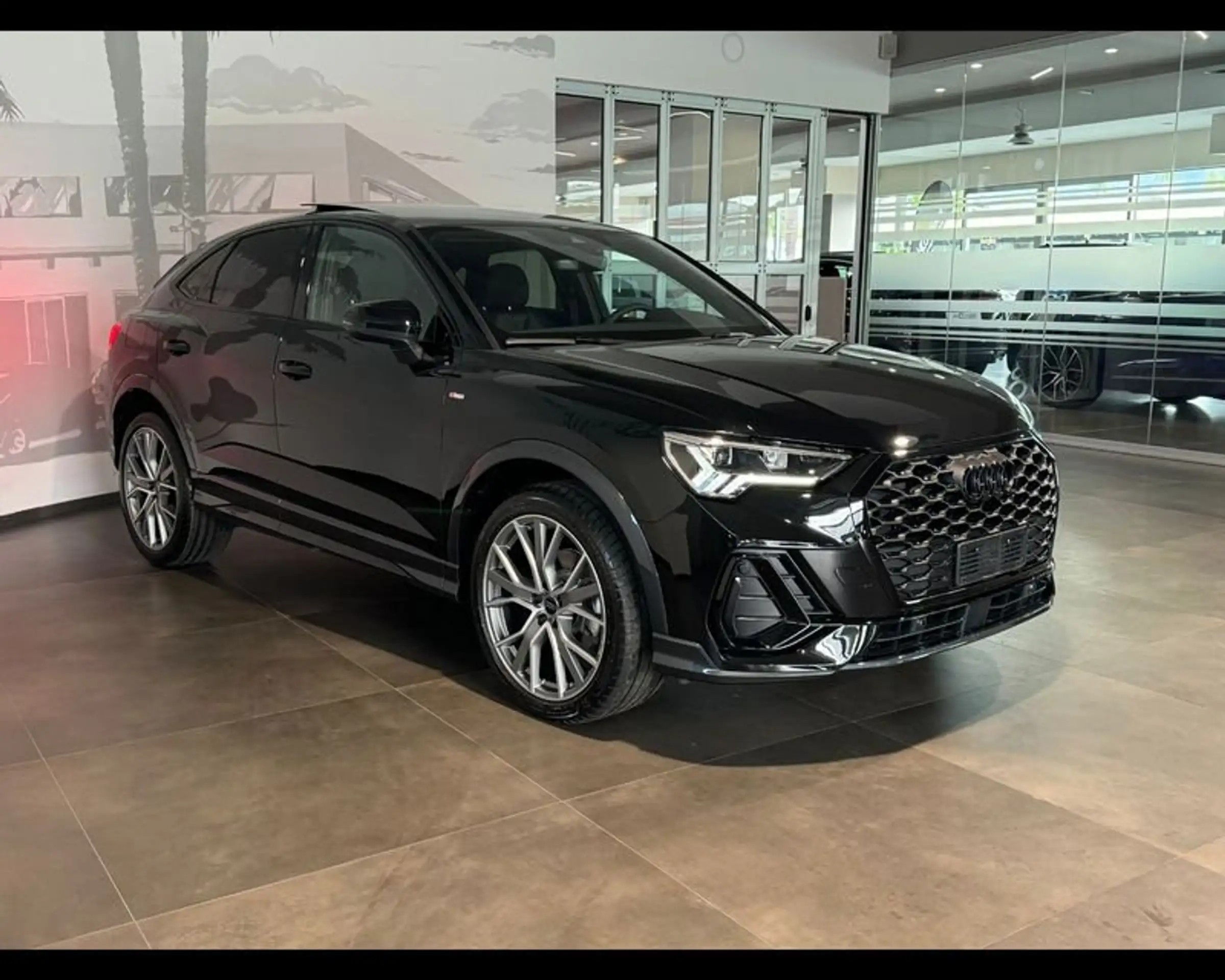 Audi - Q3