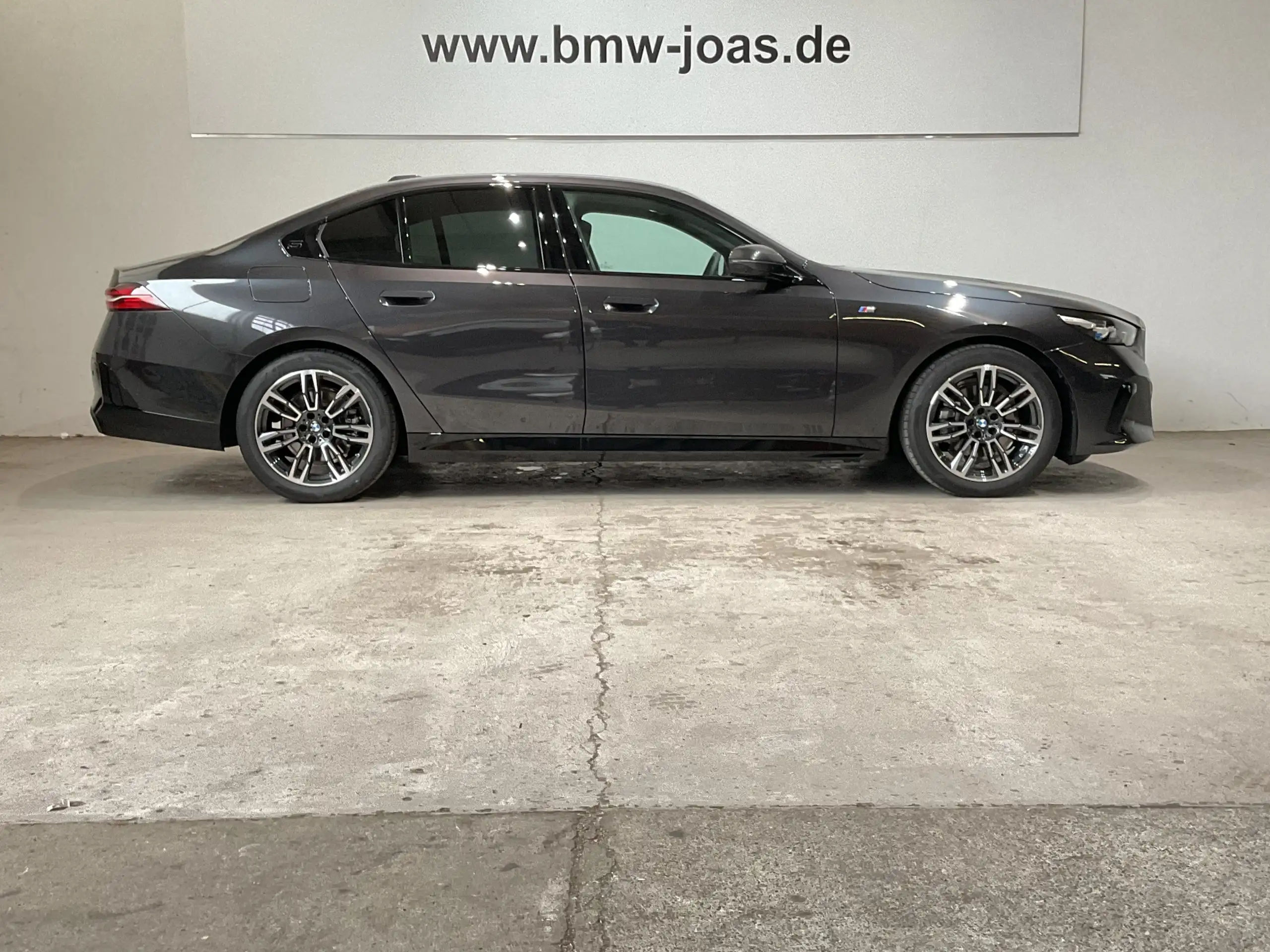 BMW - 520