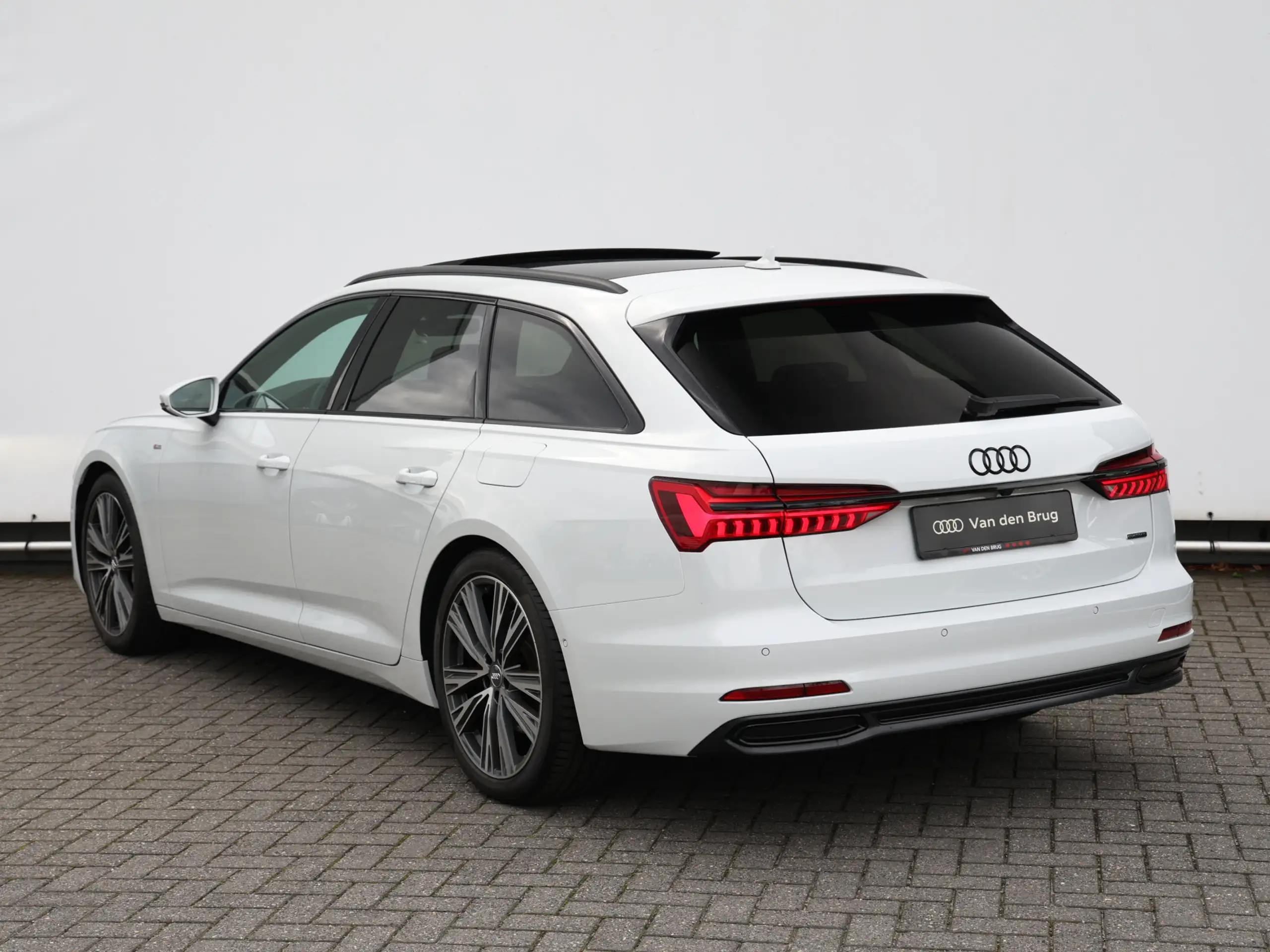 Audi - A6