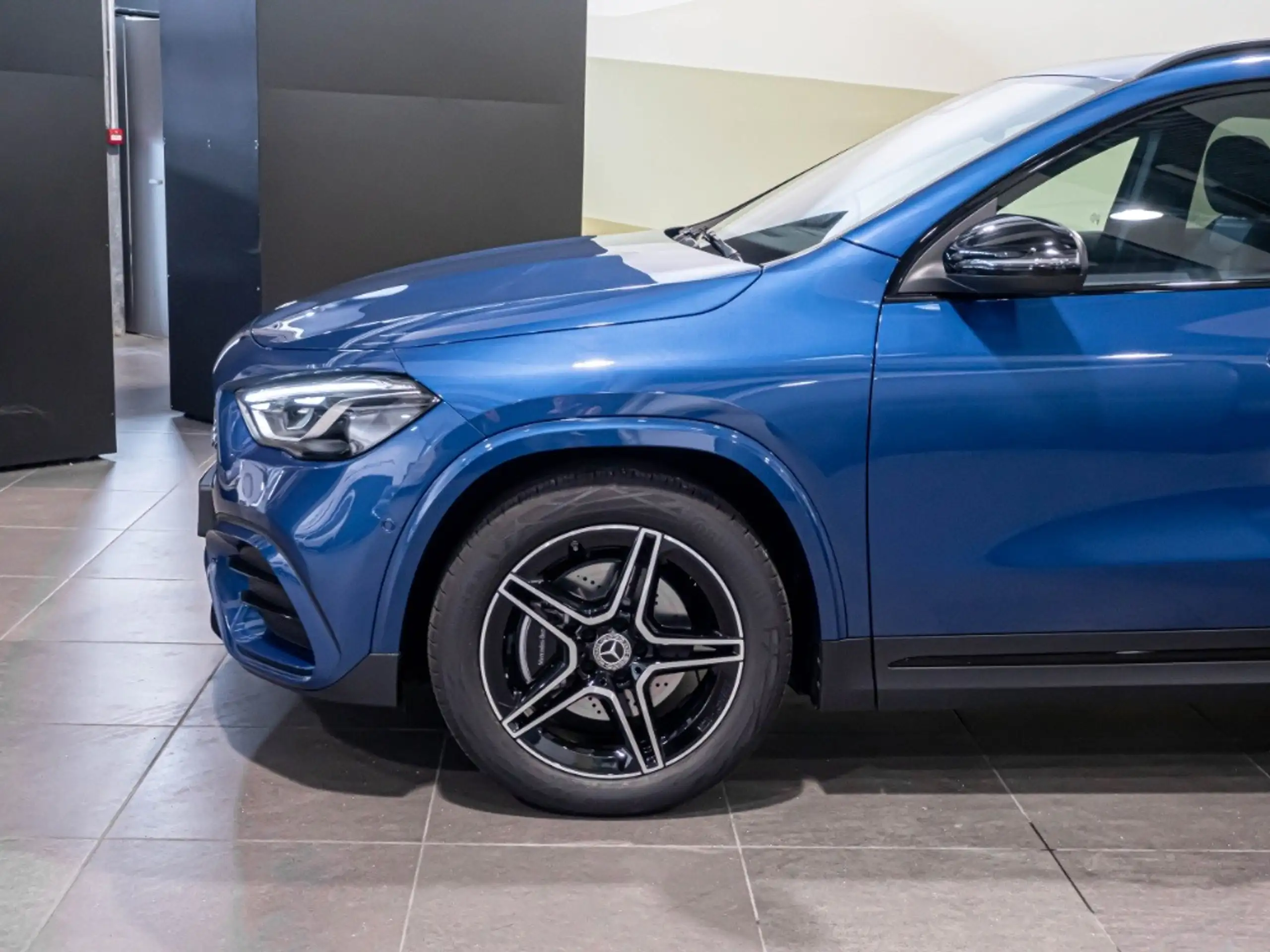 Mercedes-Benz - GLA 200