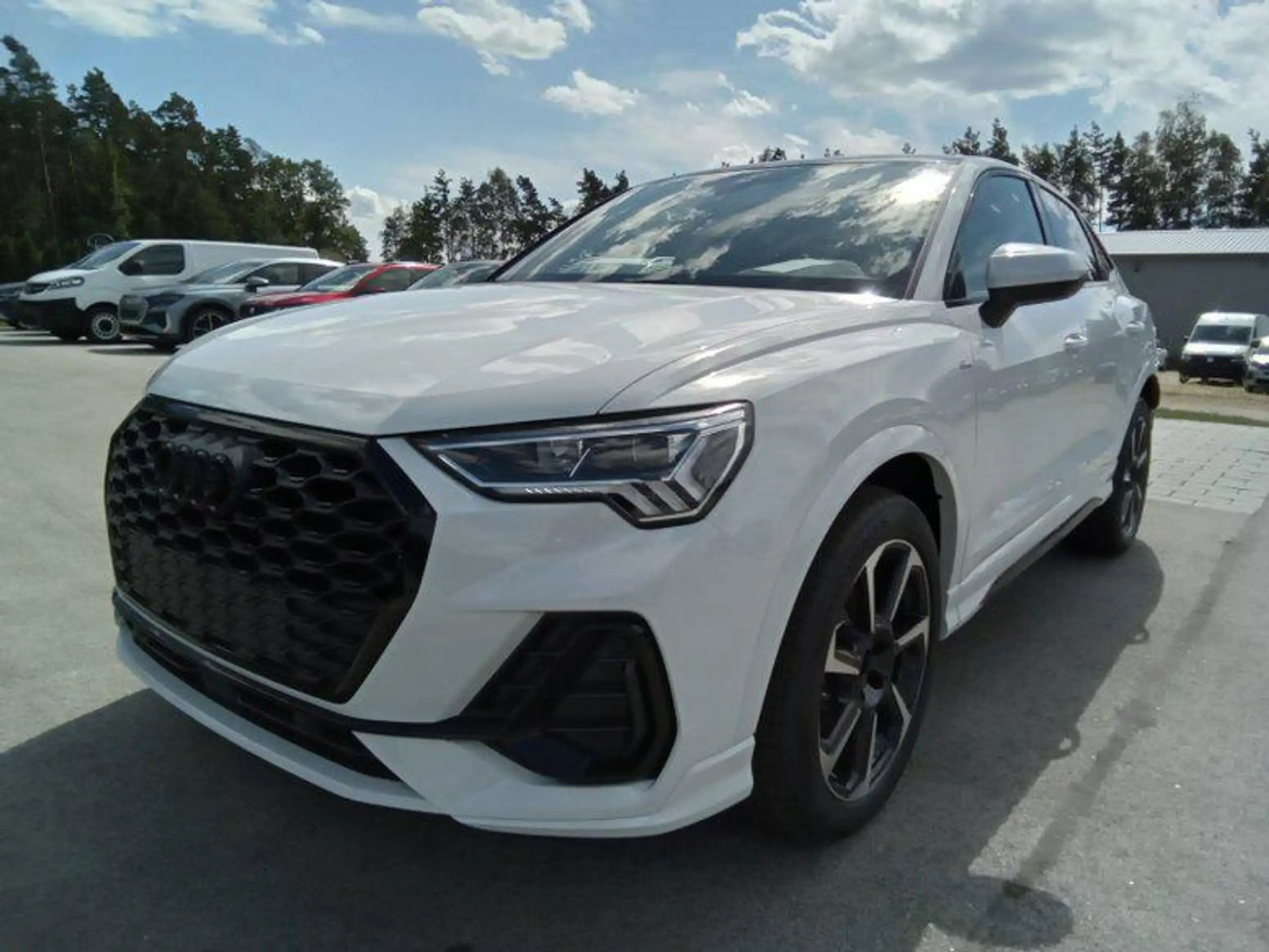 Audi - Q3