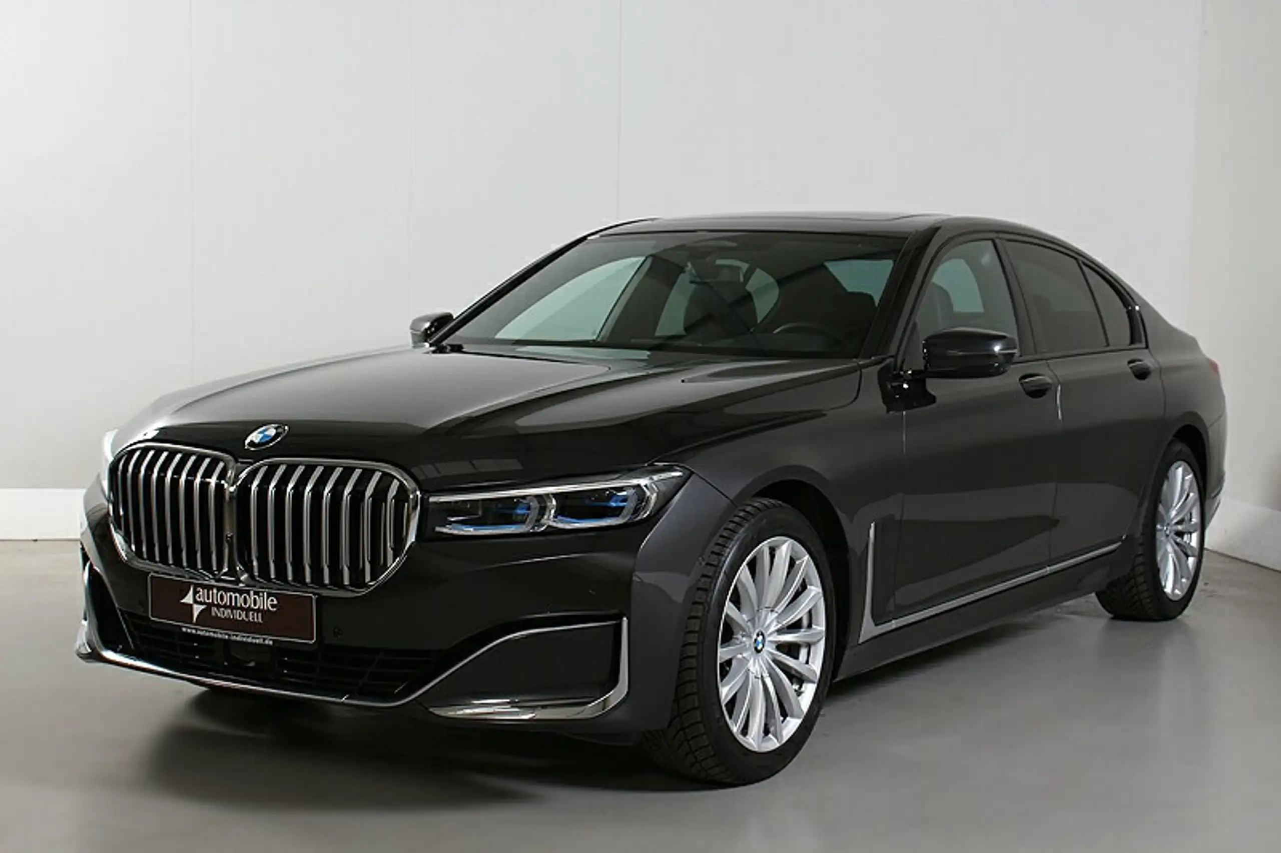 BMW - 750