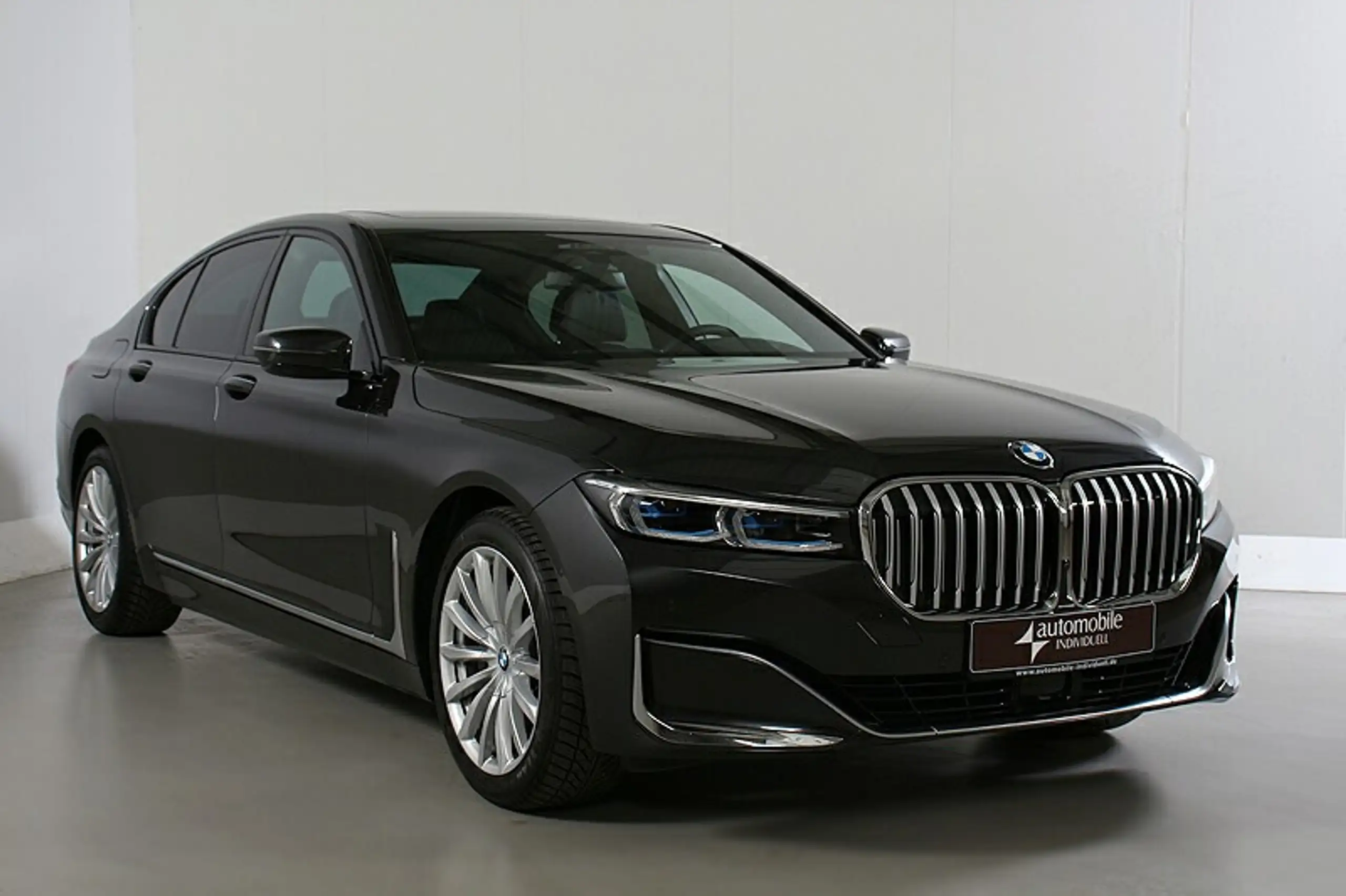 BMW - 750