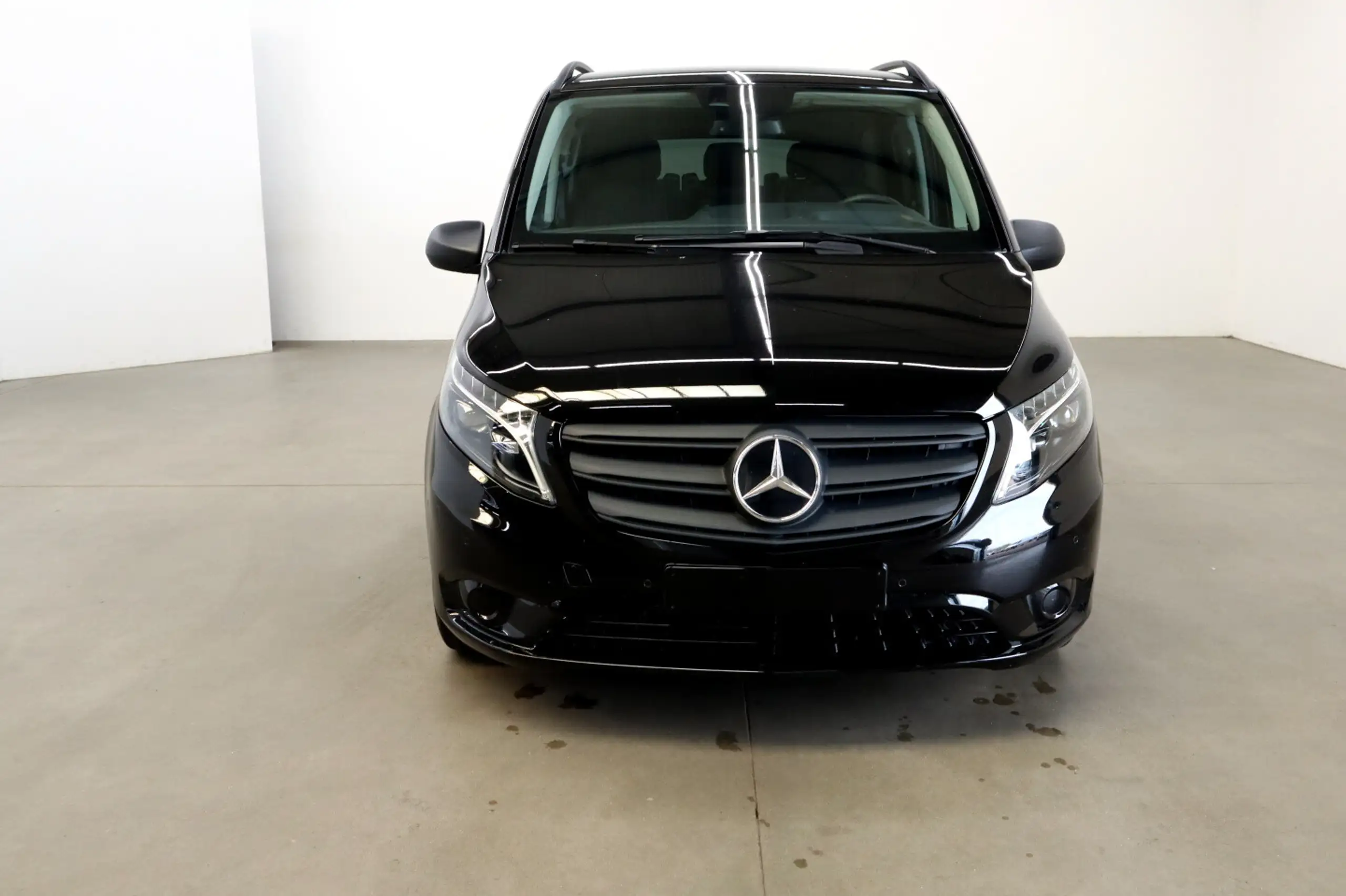 Mercedes-Benz - Vito