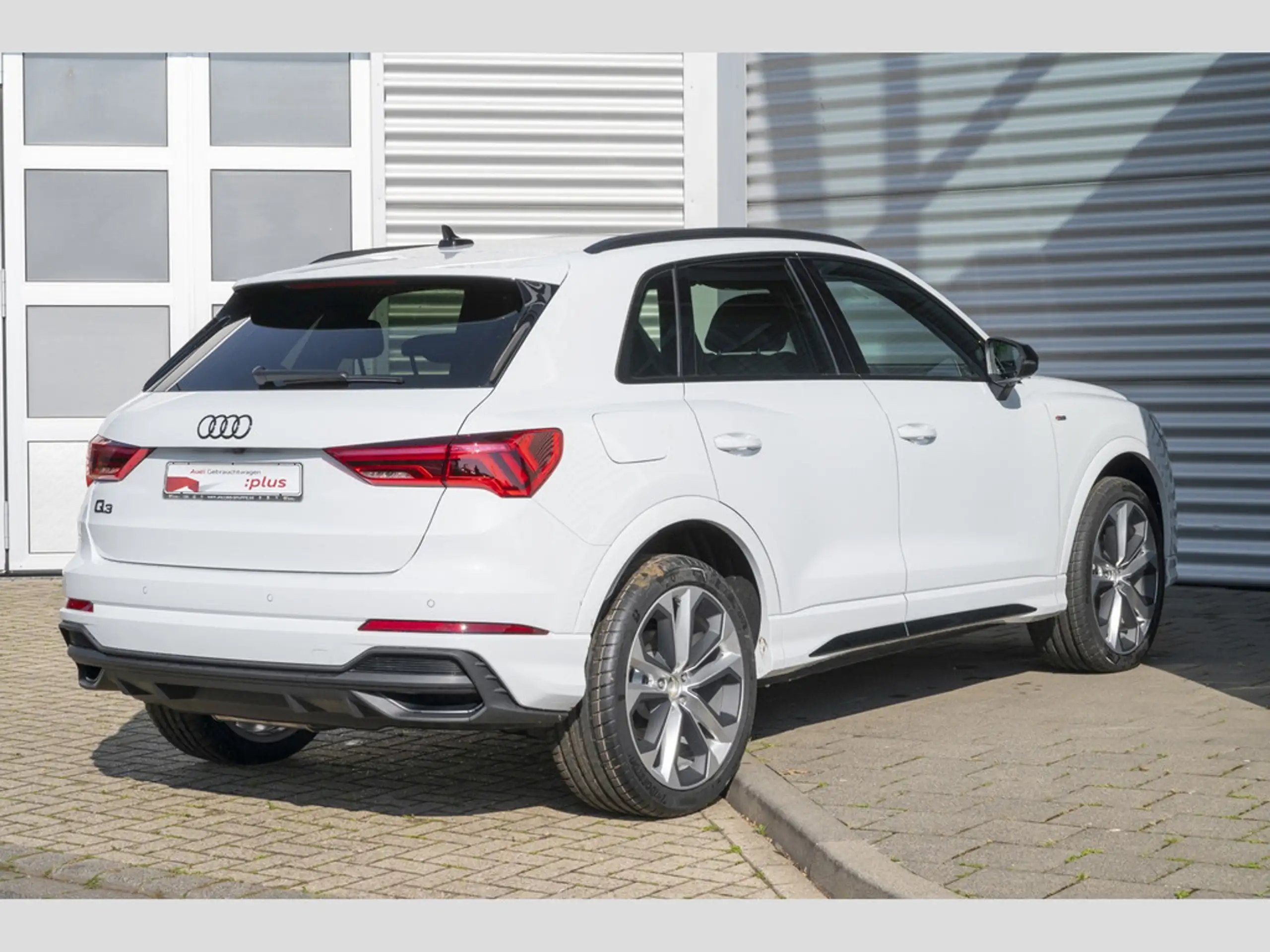 Audi - Q3