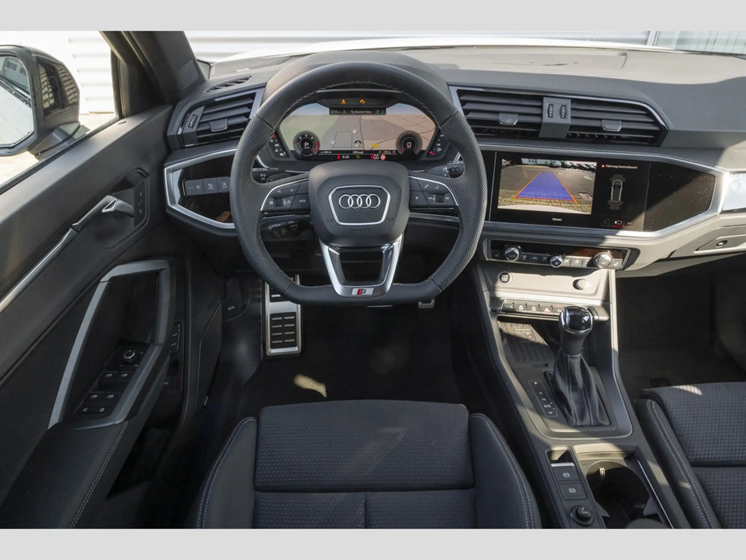 Audi - Q3