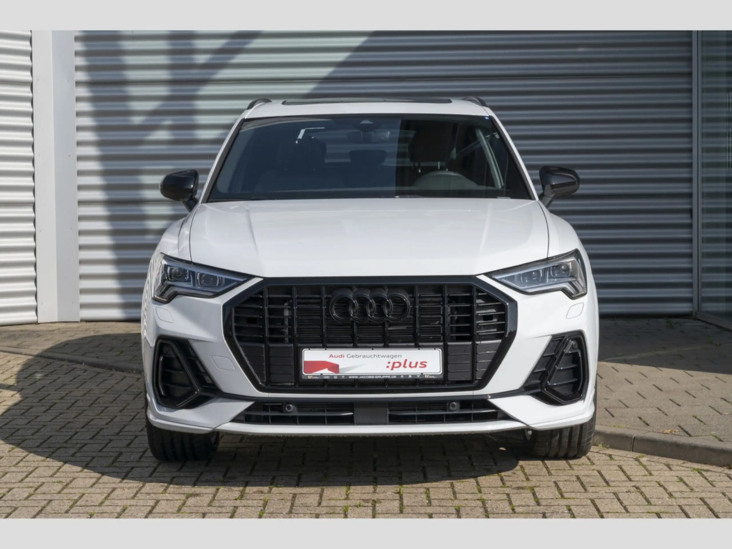 Audi - Q3