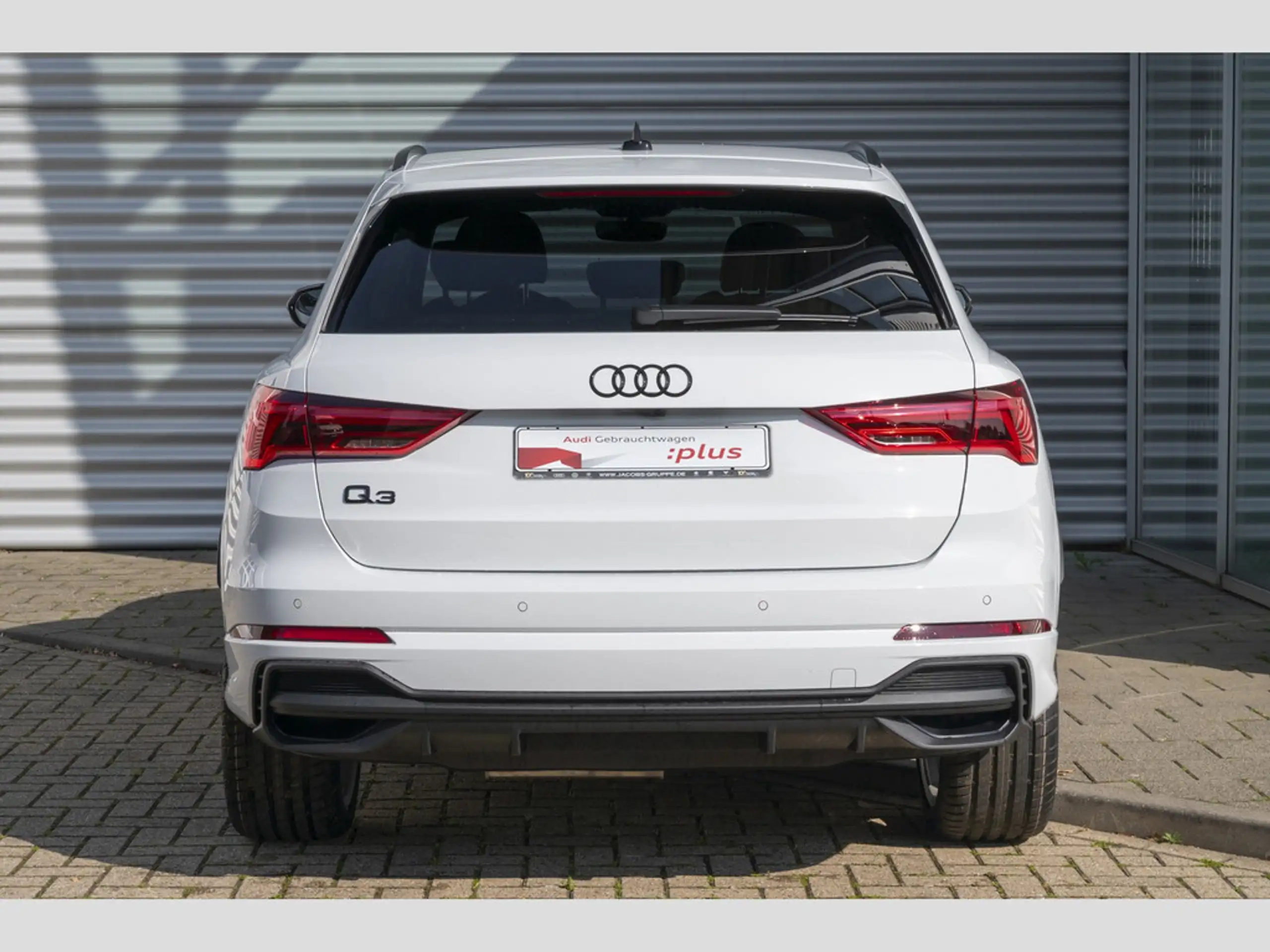 Audi - Q3