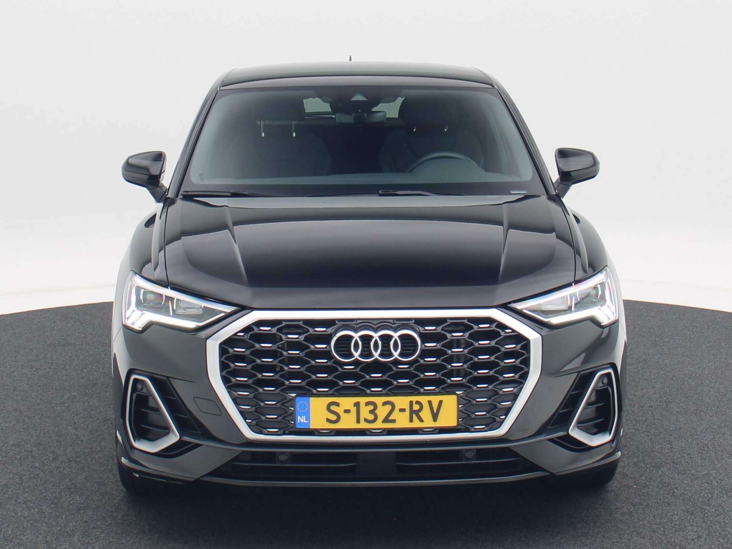 Audi - Q3