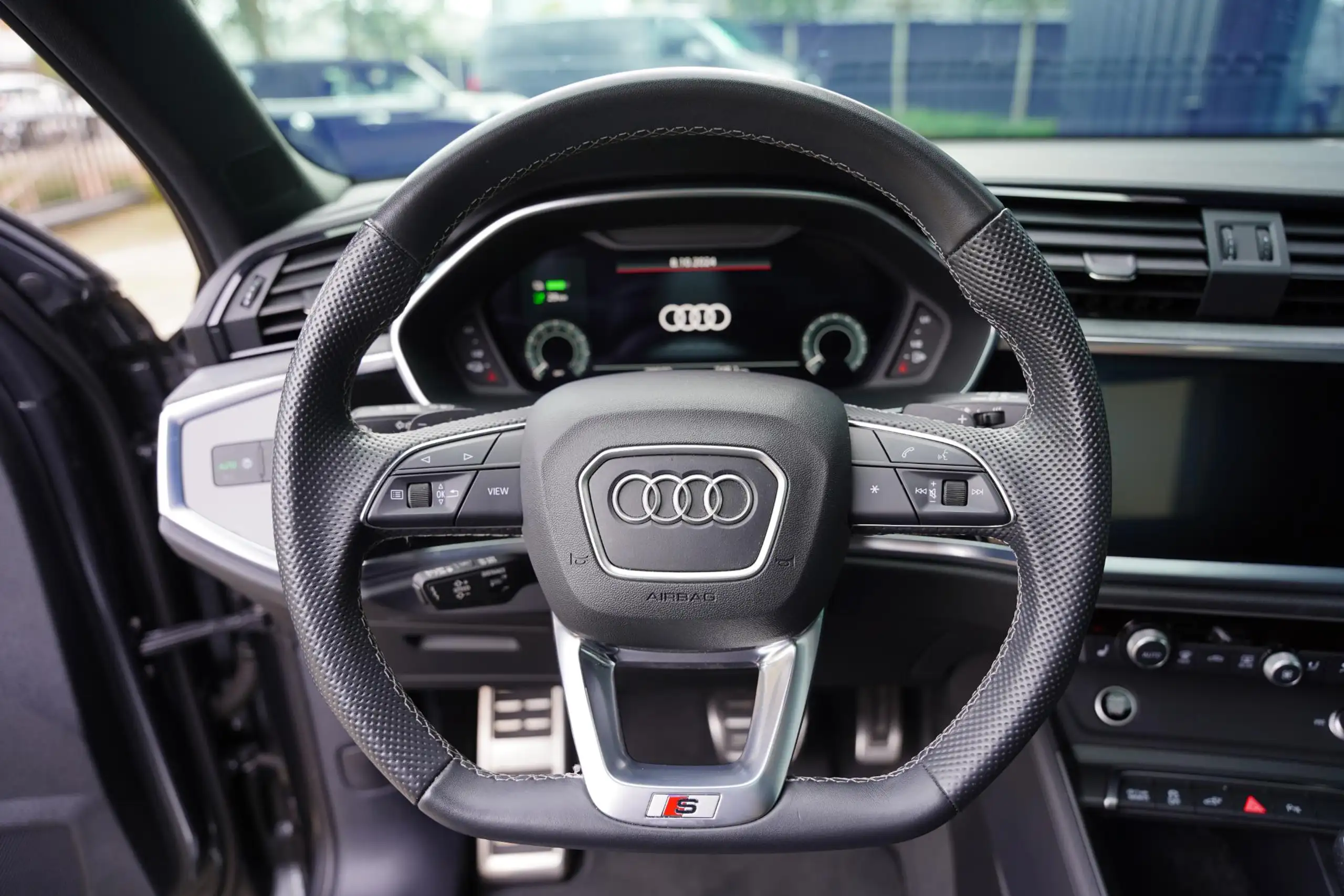 Audi - Q3