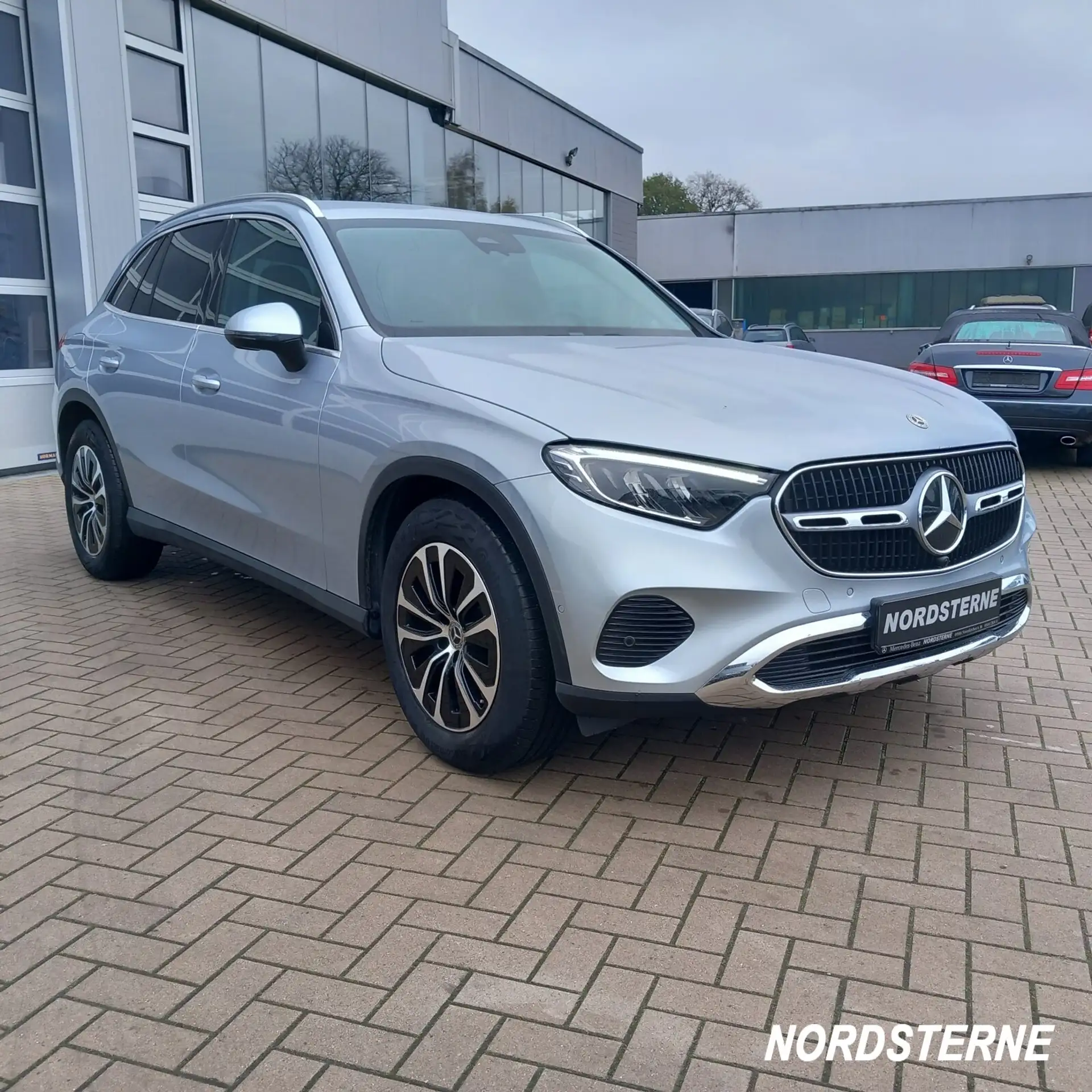 Mercedes-Benz - GLC 220