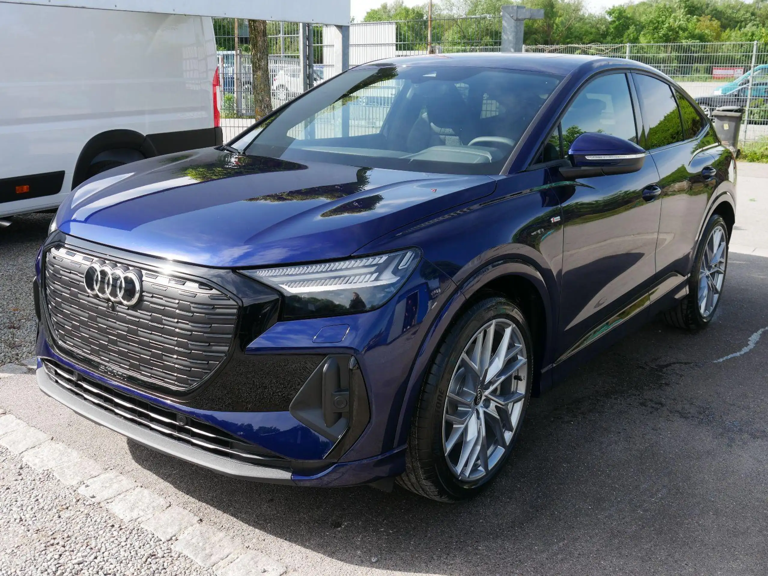 Audi - Q4 e-tron