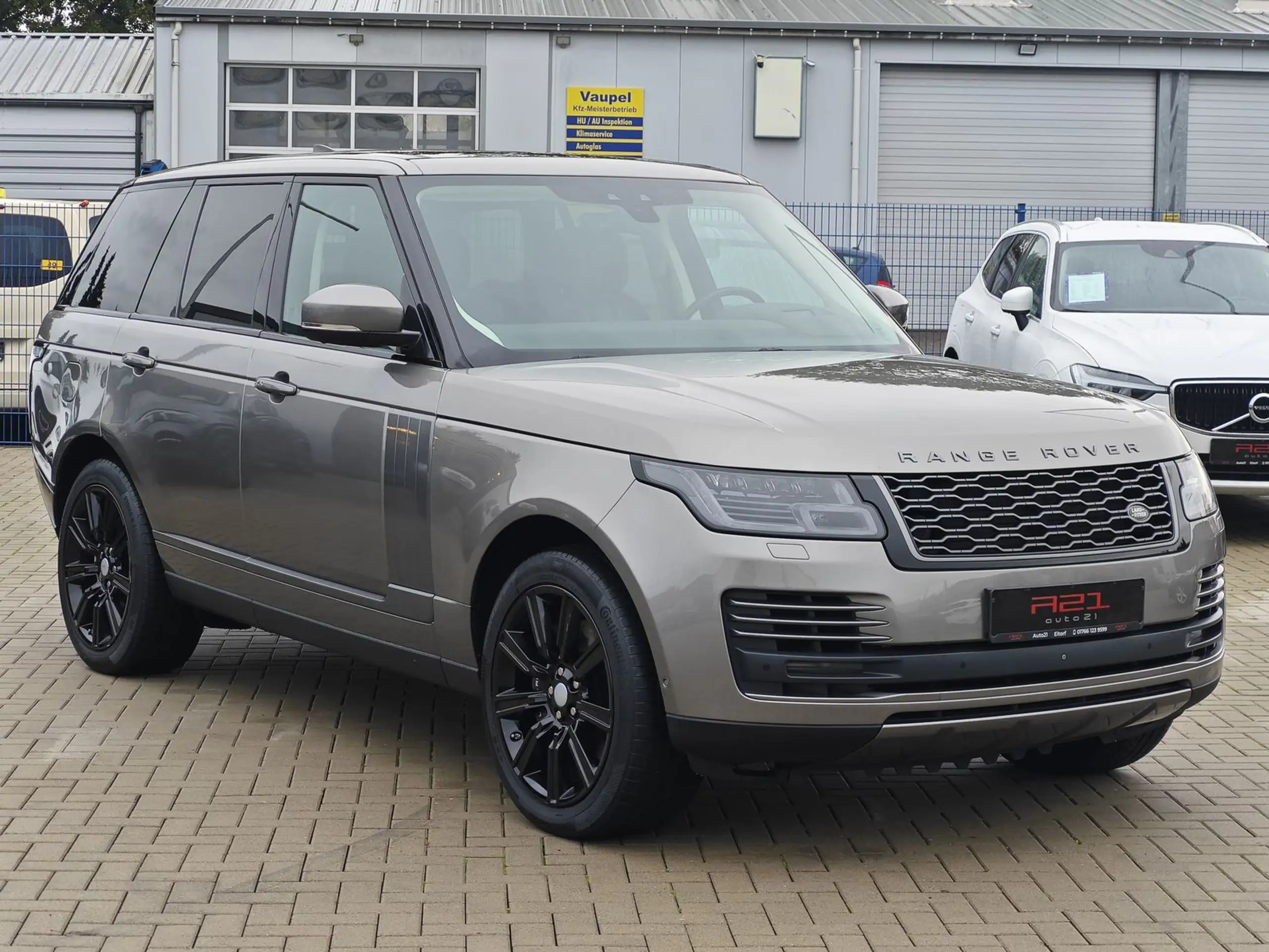 Land Rover - Range Rover