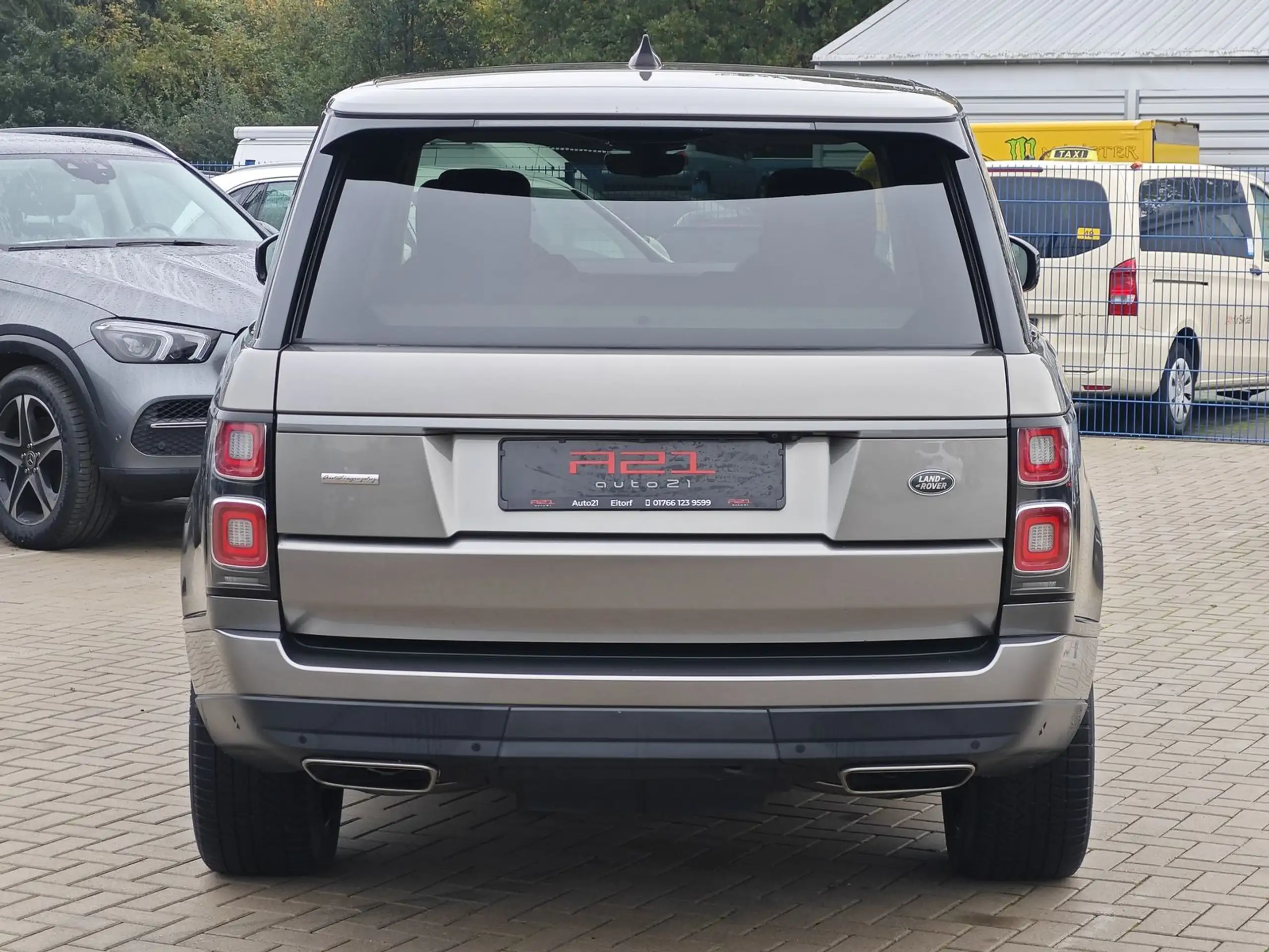 Land Rover - Range Rover