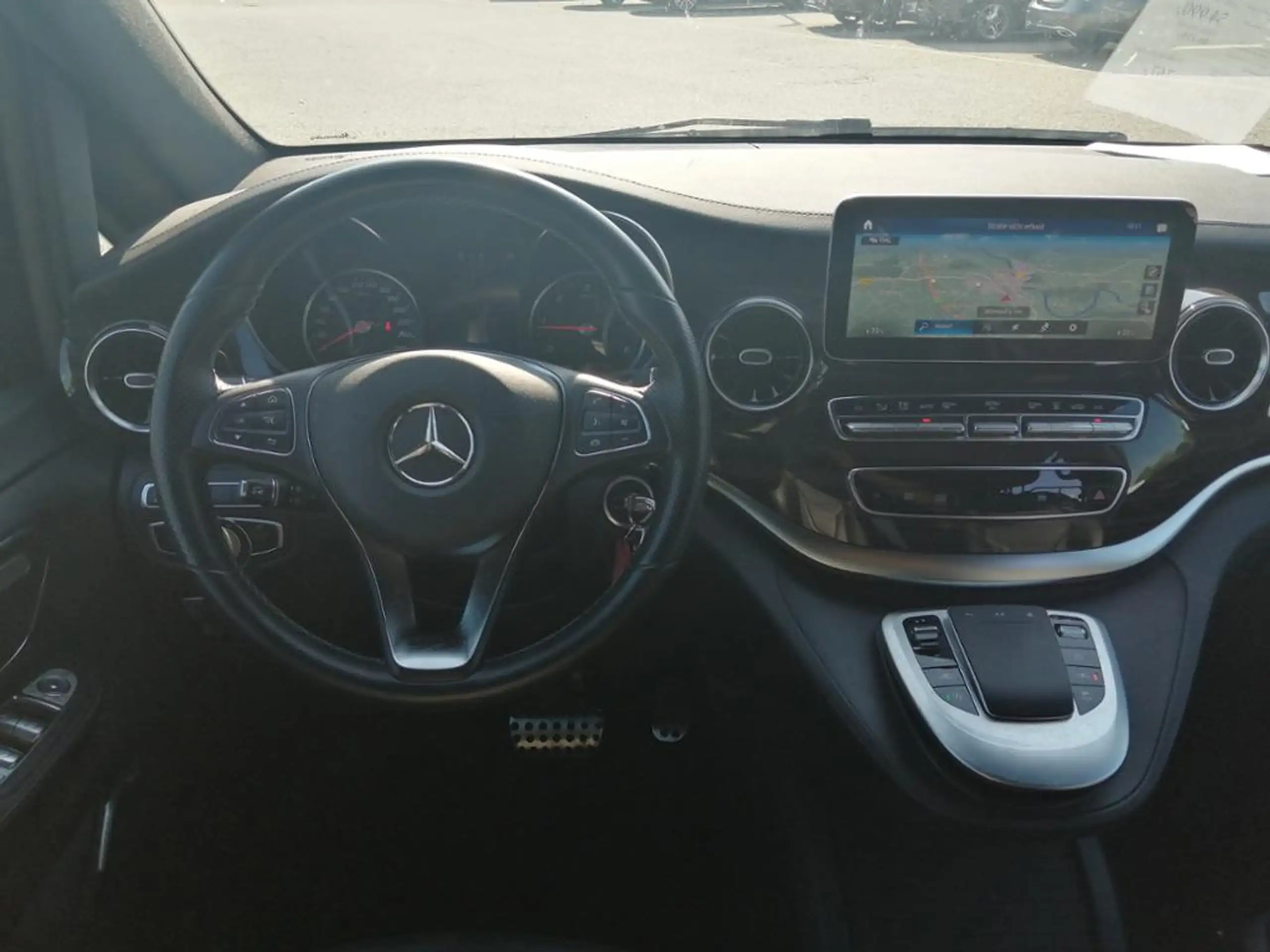 Mercedes-Benz - V 300