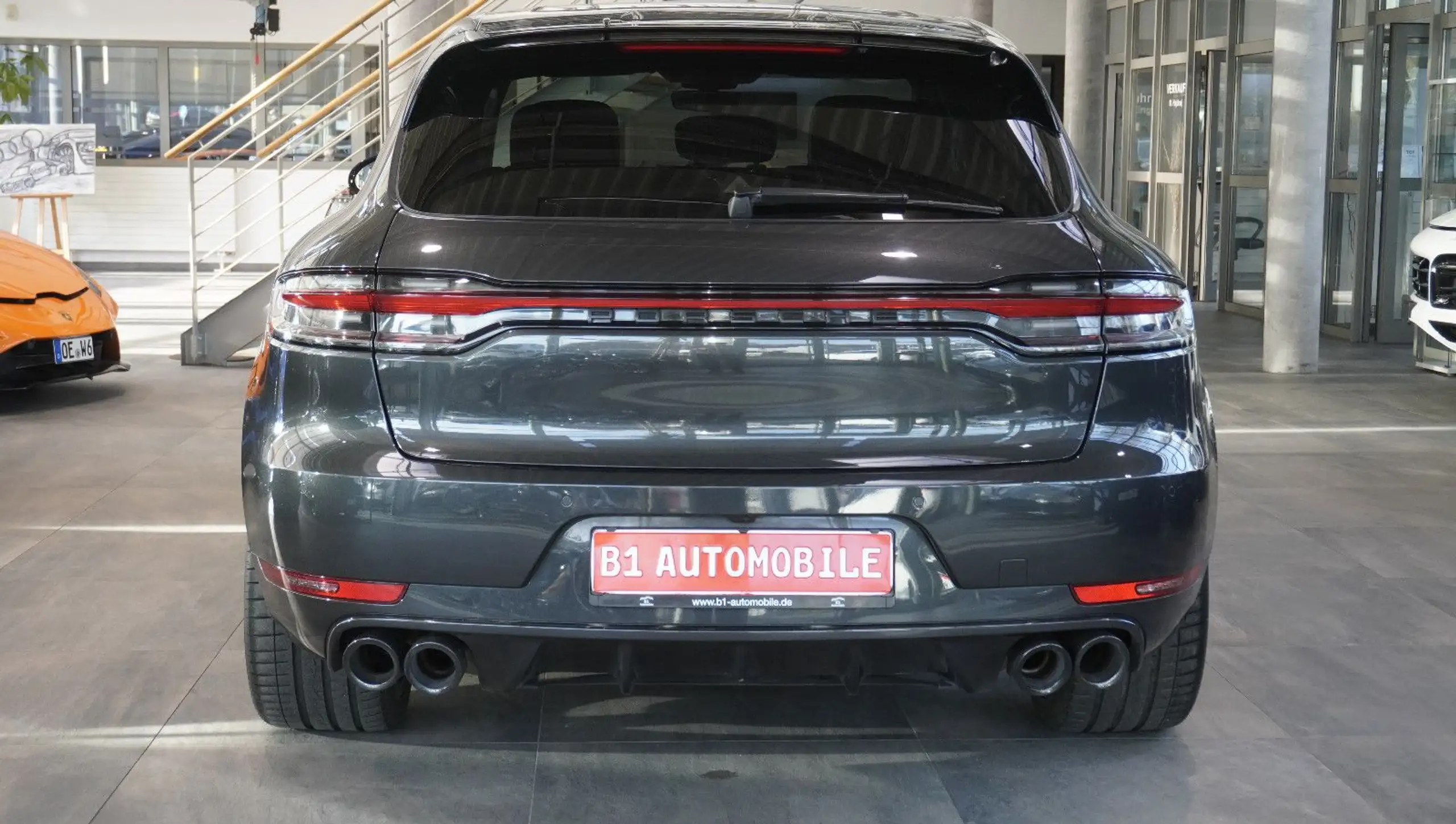 Porsche - Macan