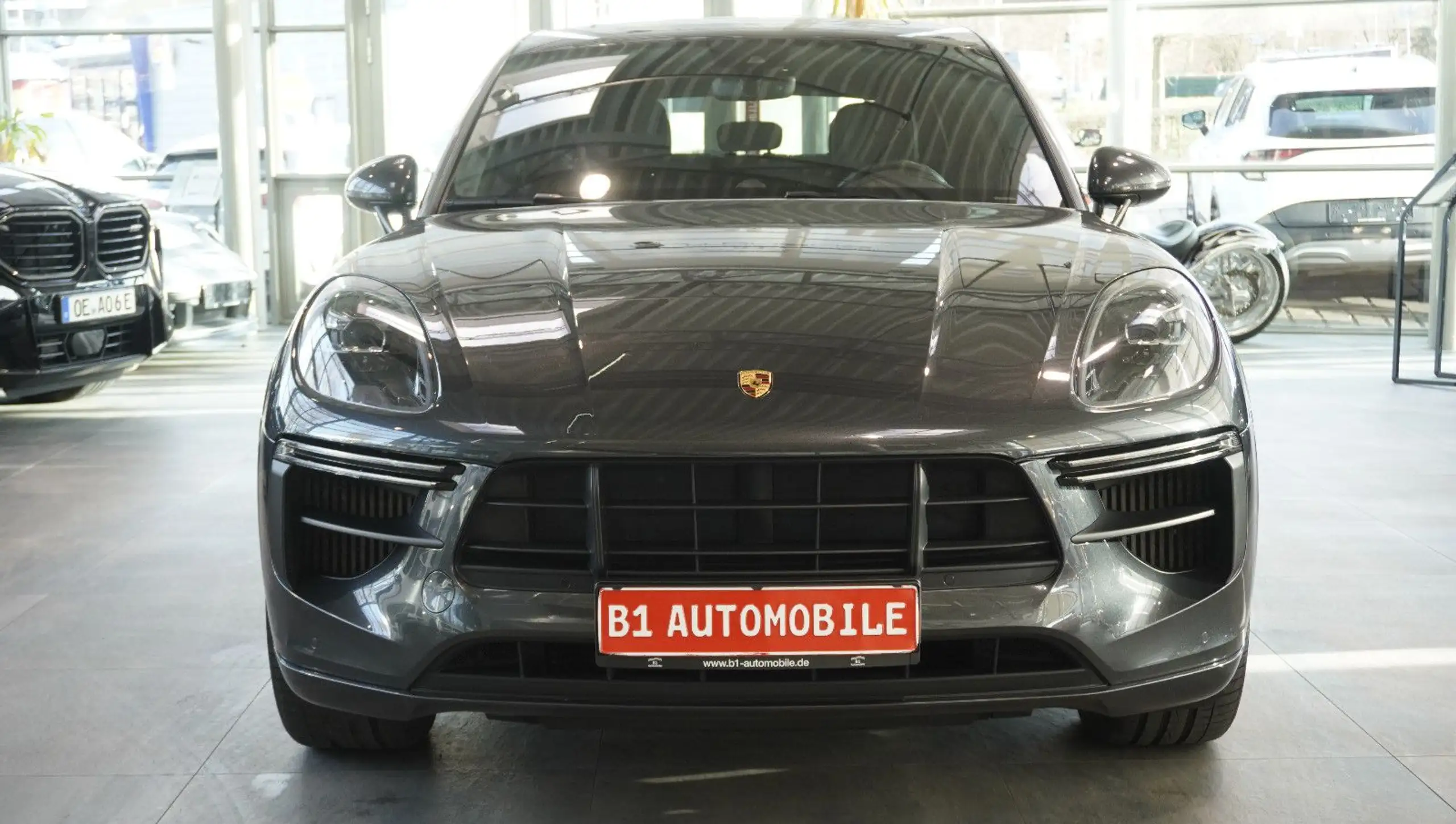 Porsche - Macan