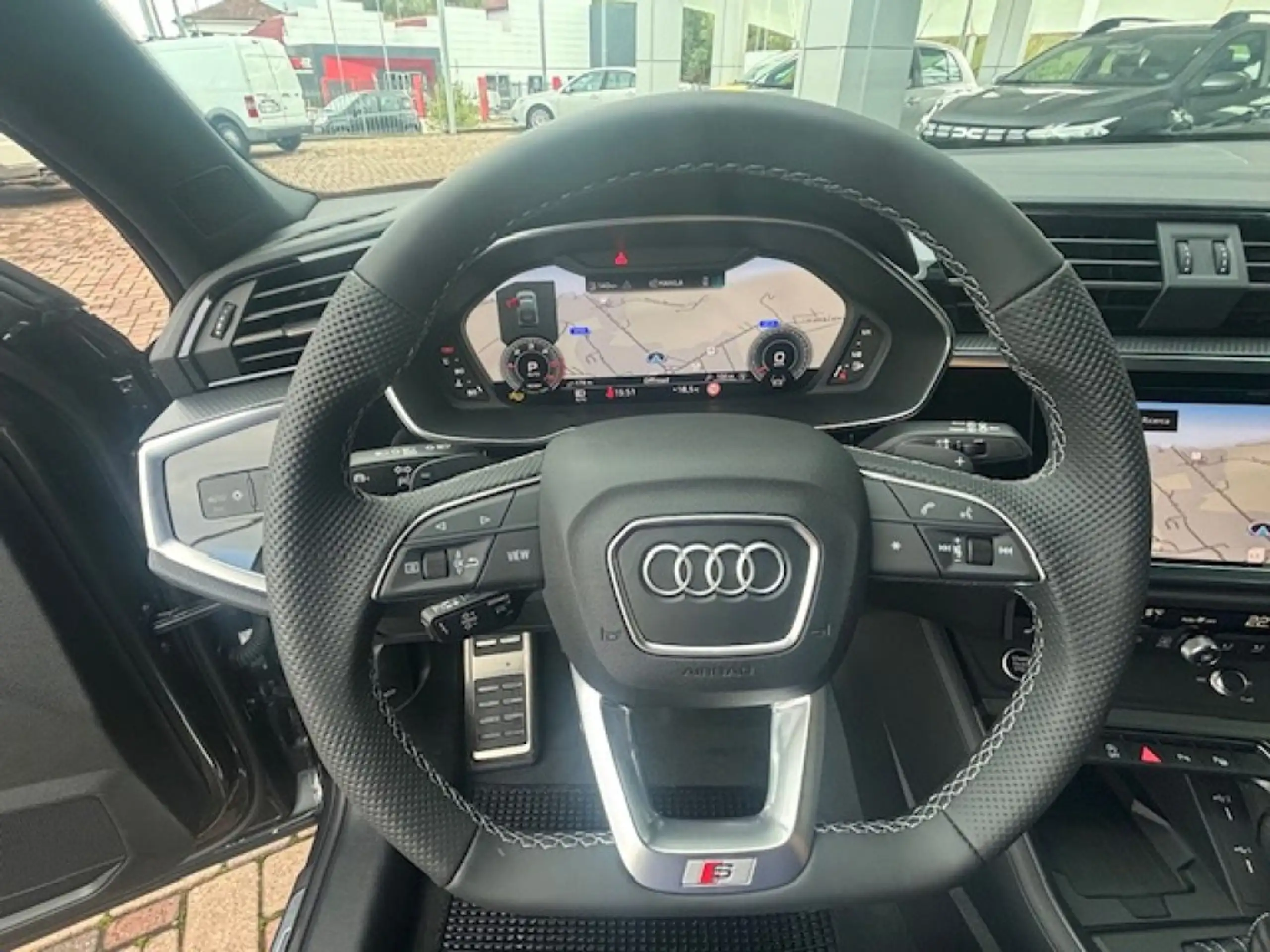 Audi - Q3