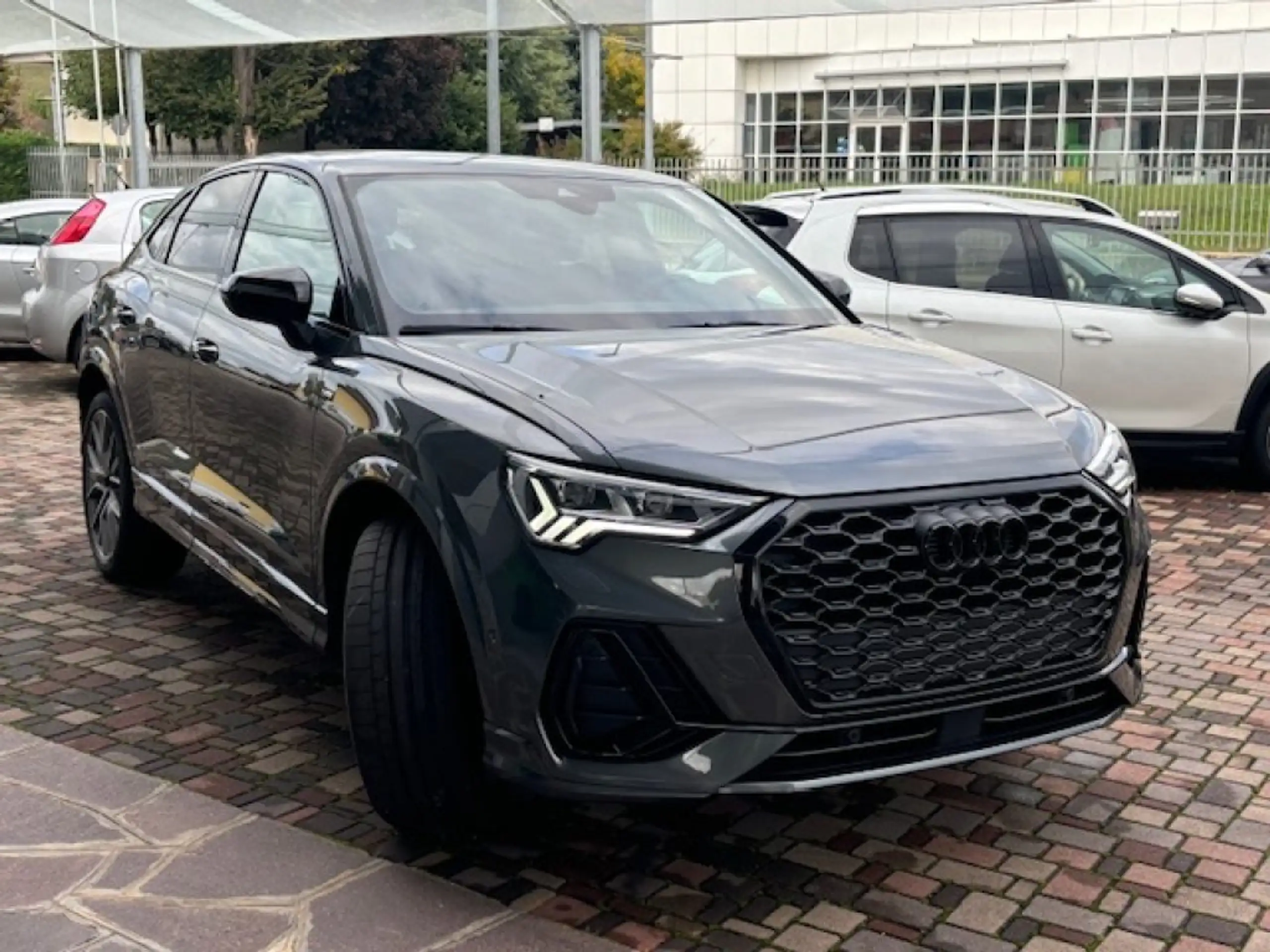 Audi - Q3