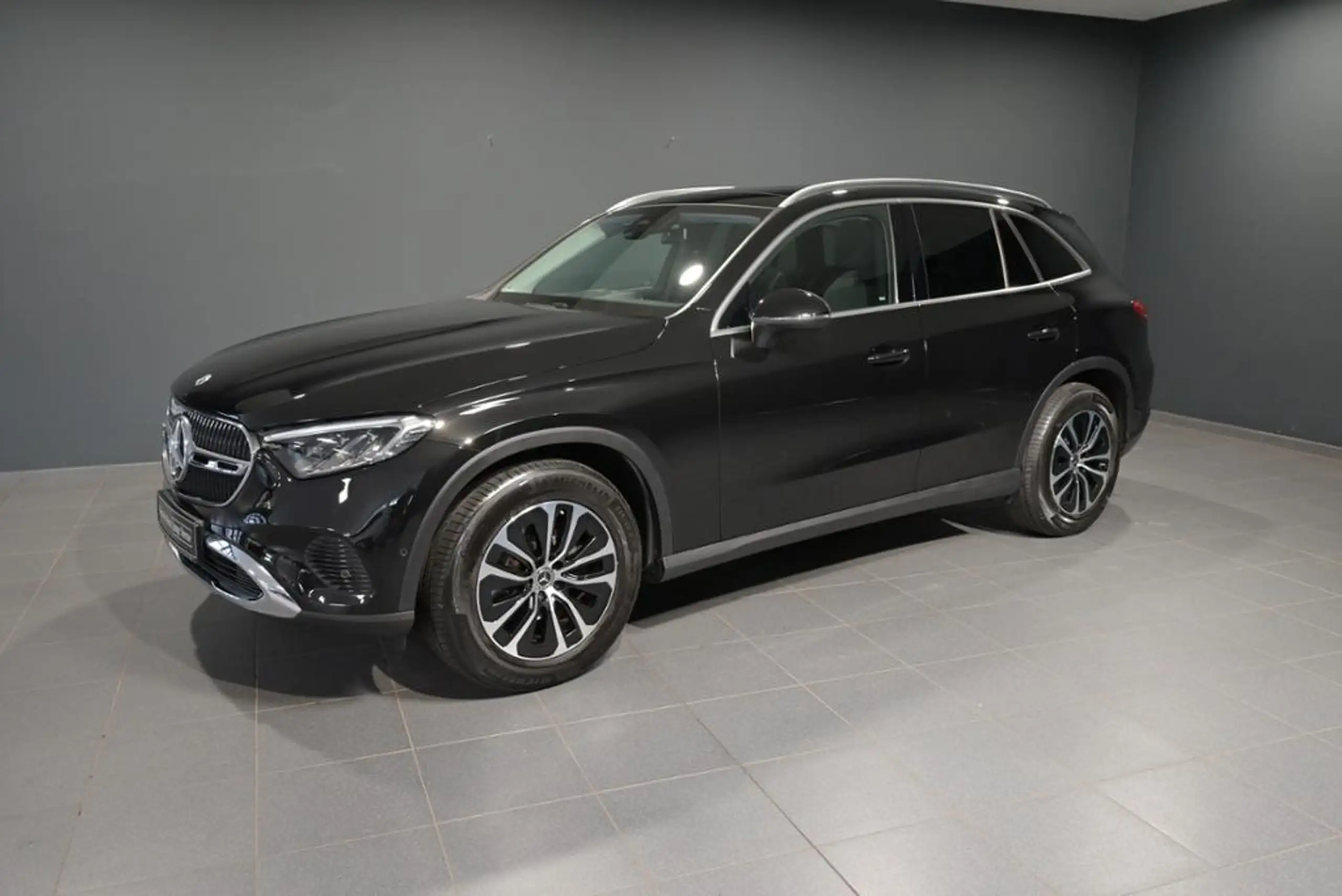 Mercedes-Benz - GLC 220