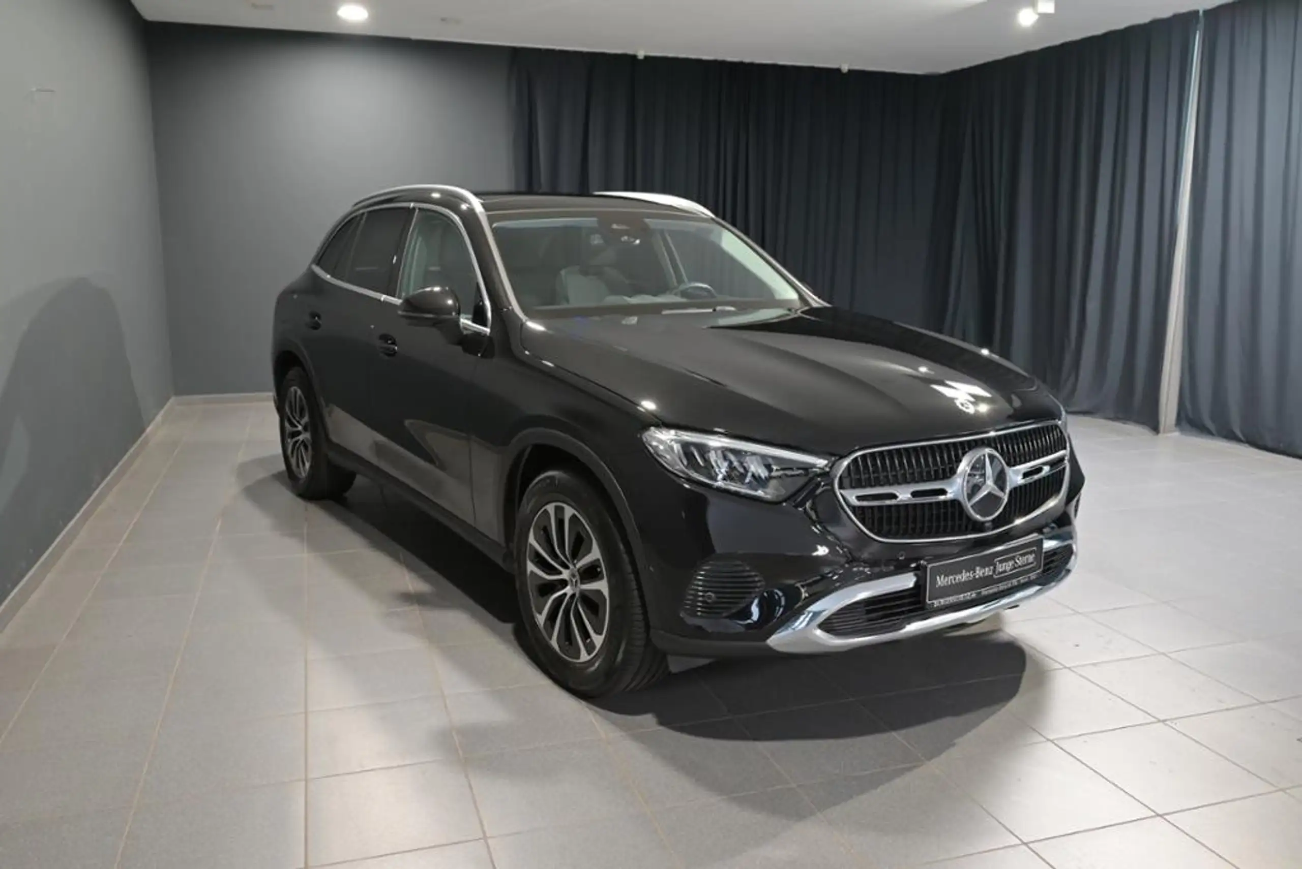 Mercedes-Benz - GLC 220