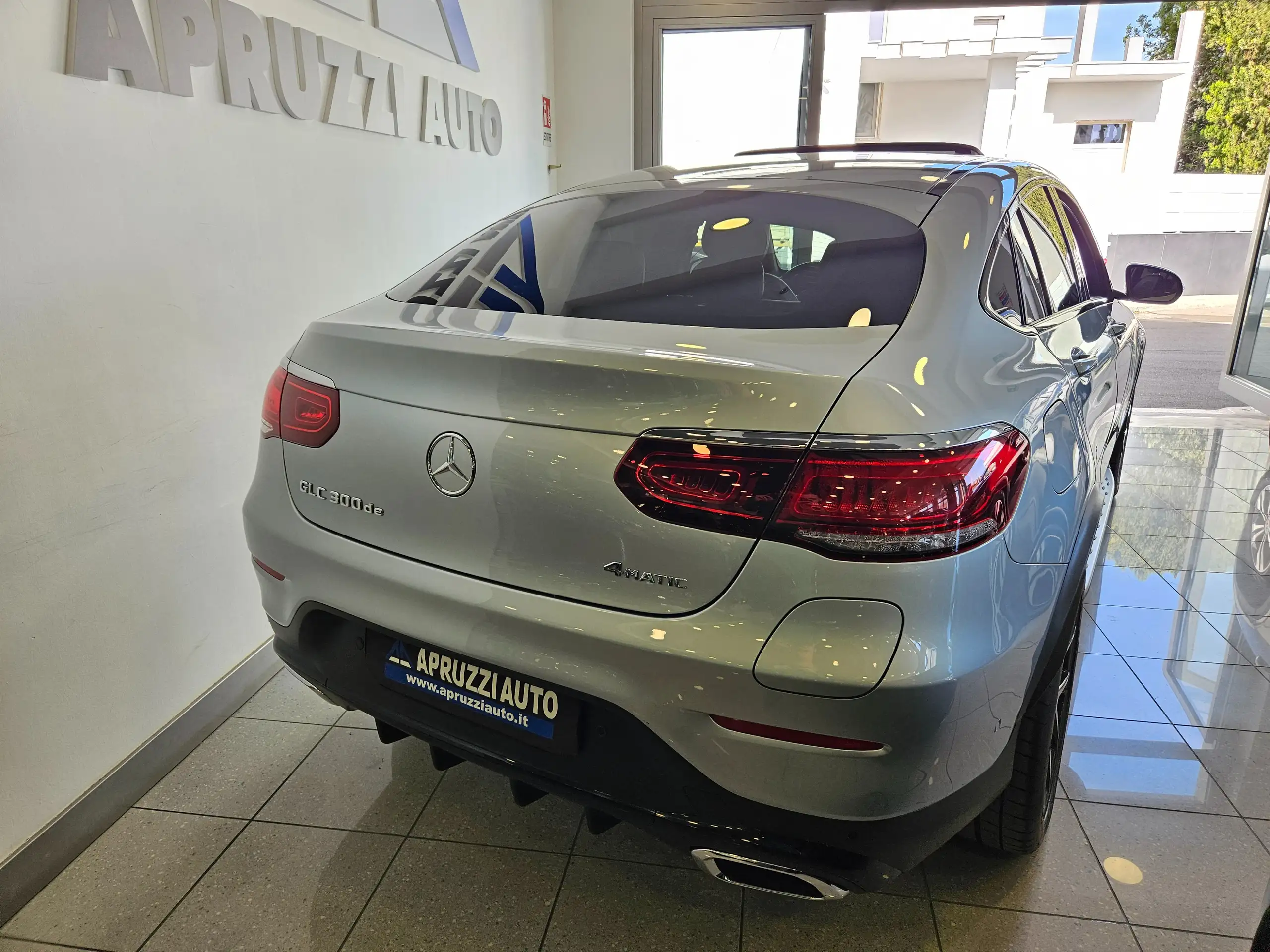 Mercedes-Benz - GLC 300