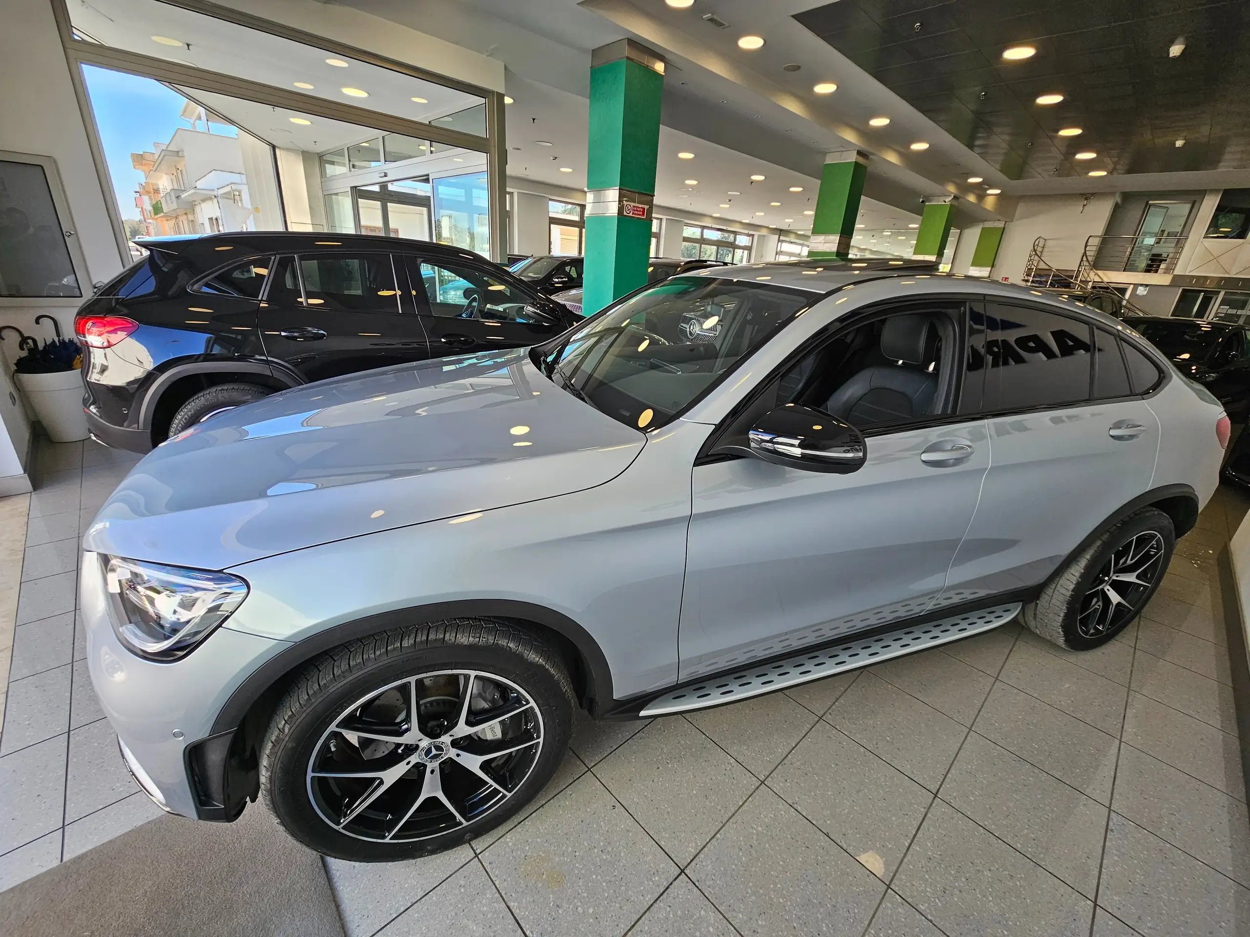 Mercedes-Benz - GLC 300