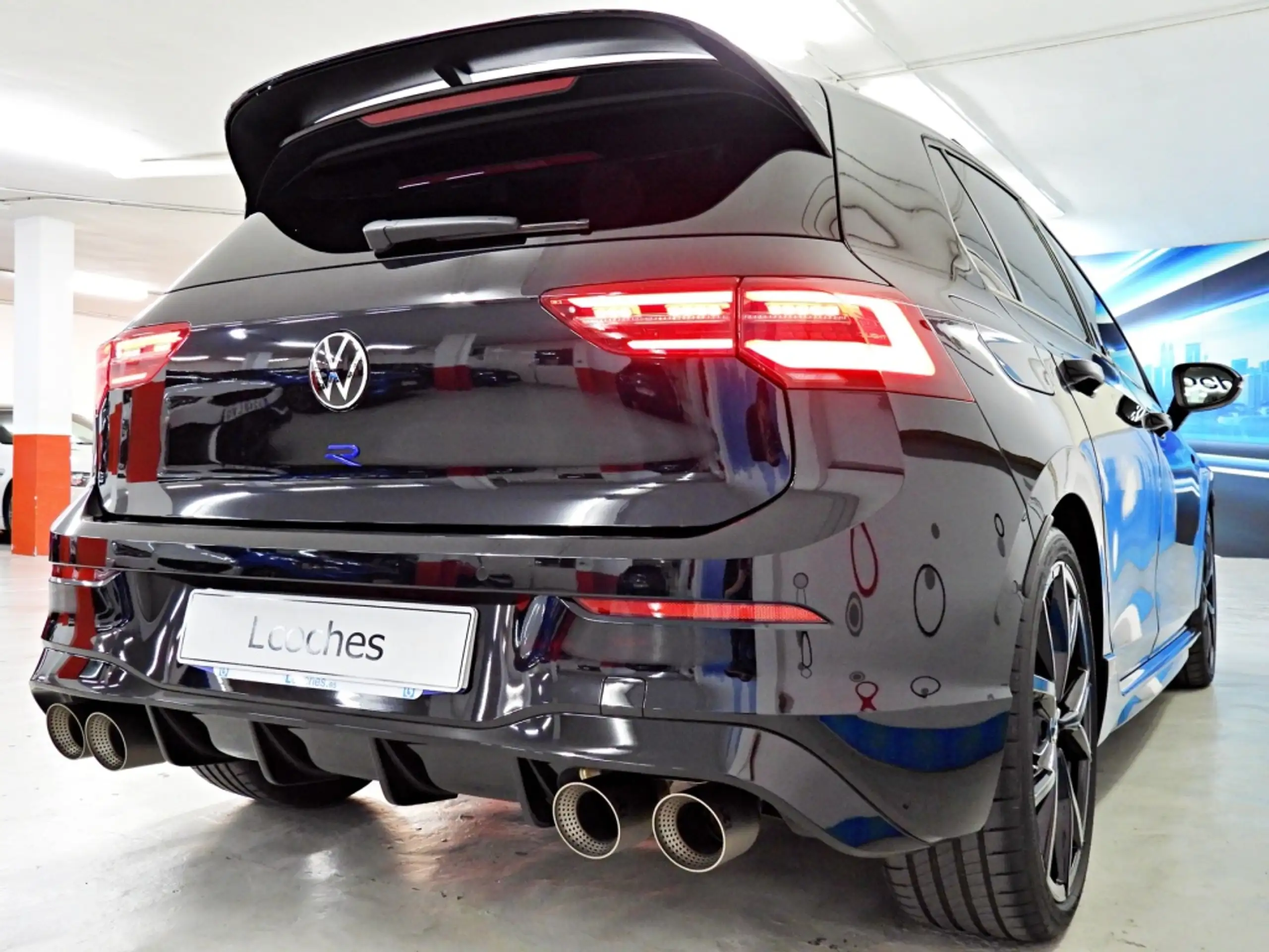 Volkswagen - Golf