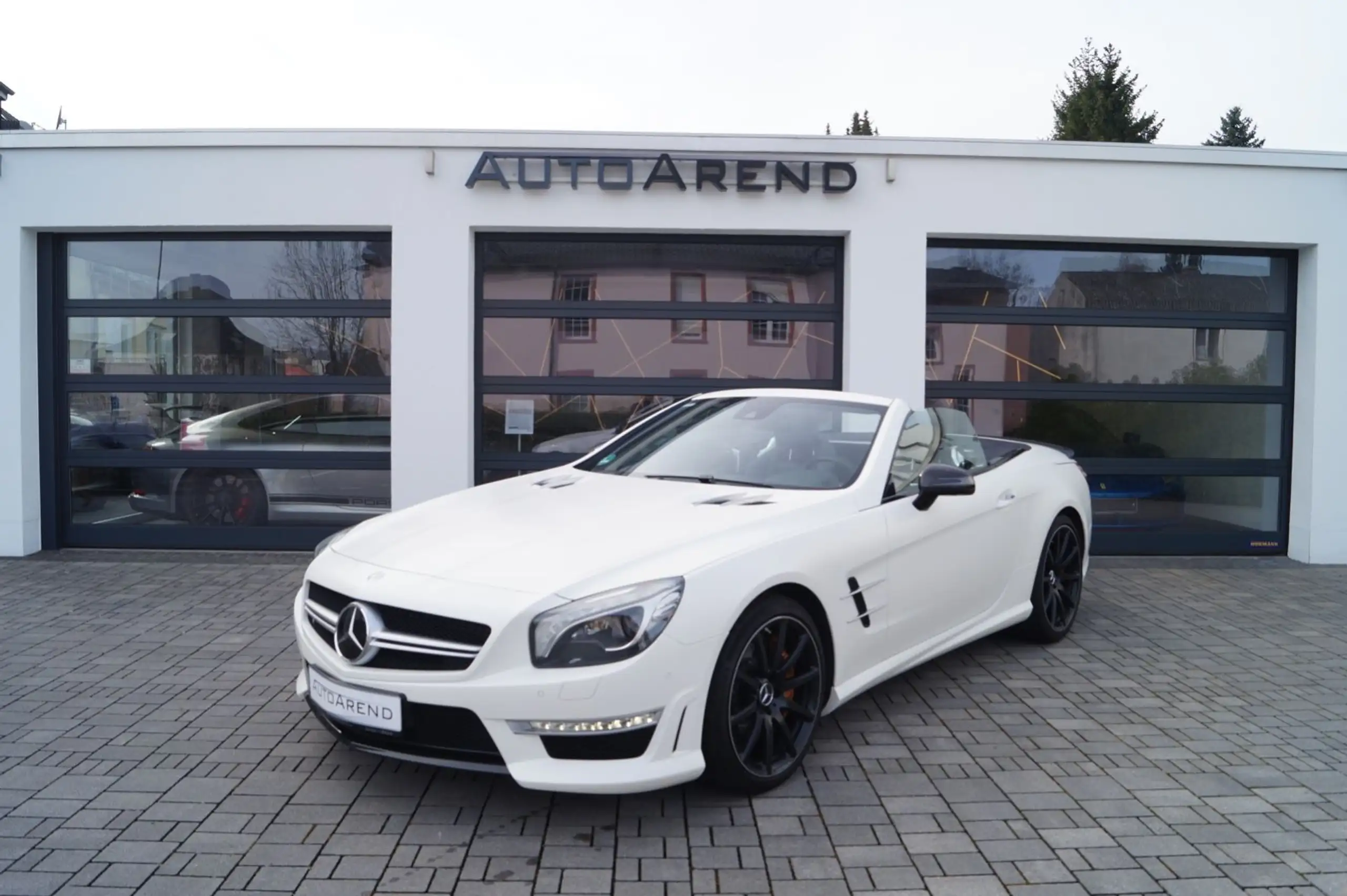 Mercedes-Benz - SL 63 AMG