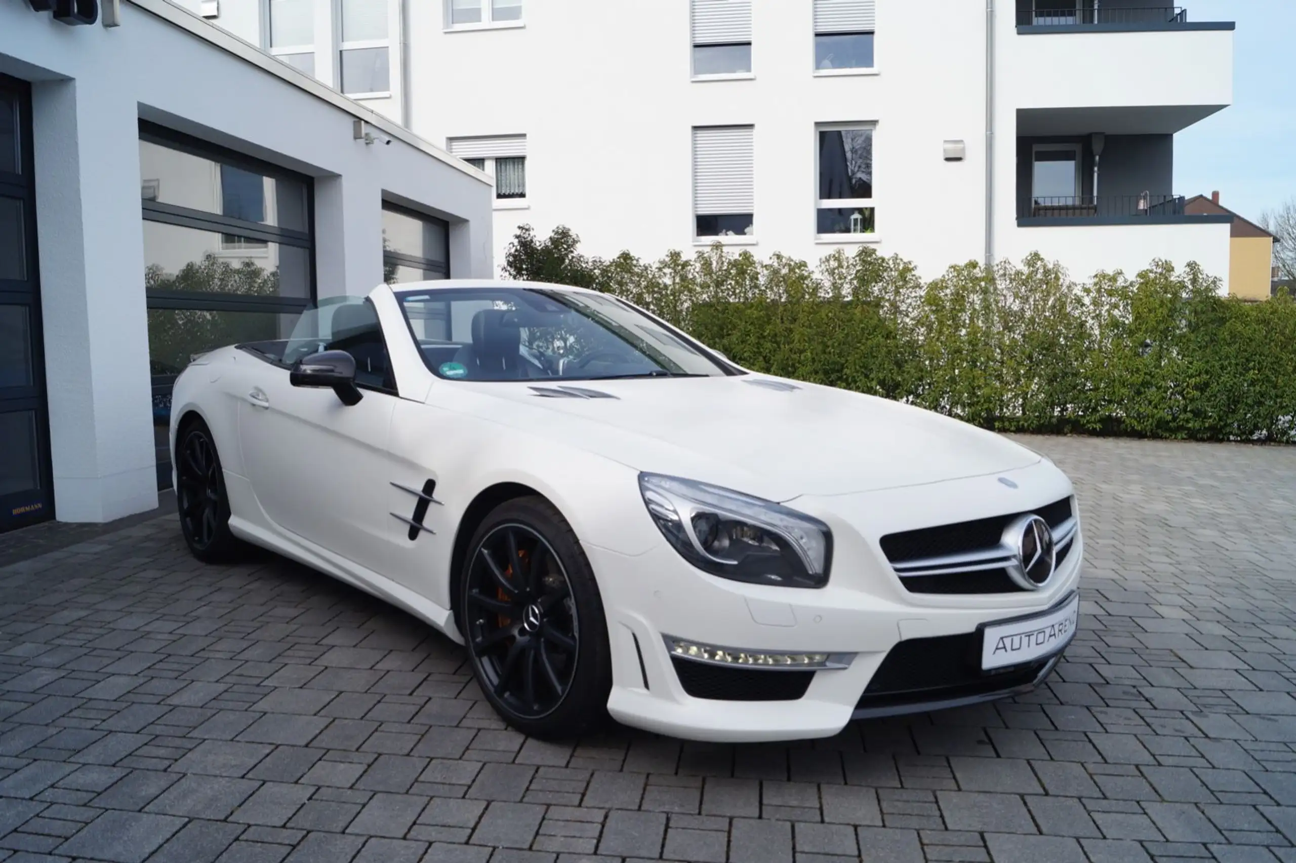 Mercedes-Benz - SL 63 AMG