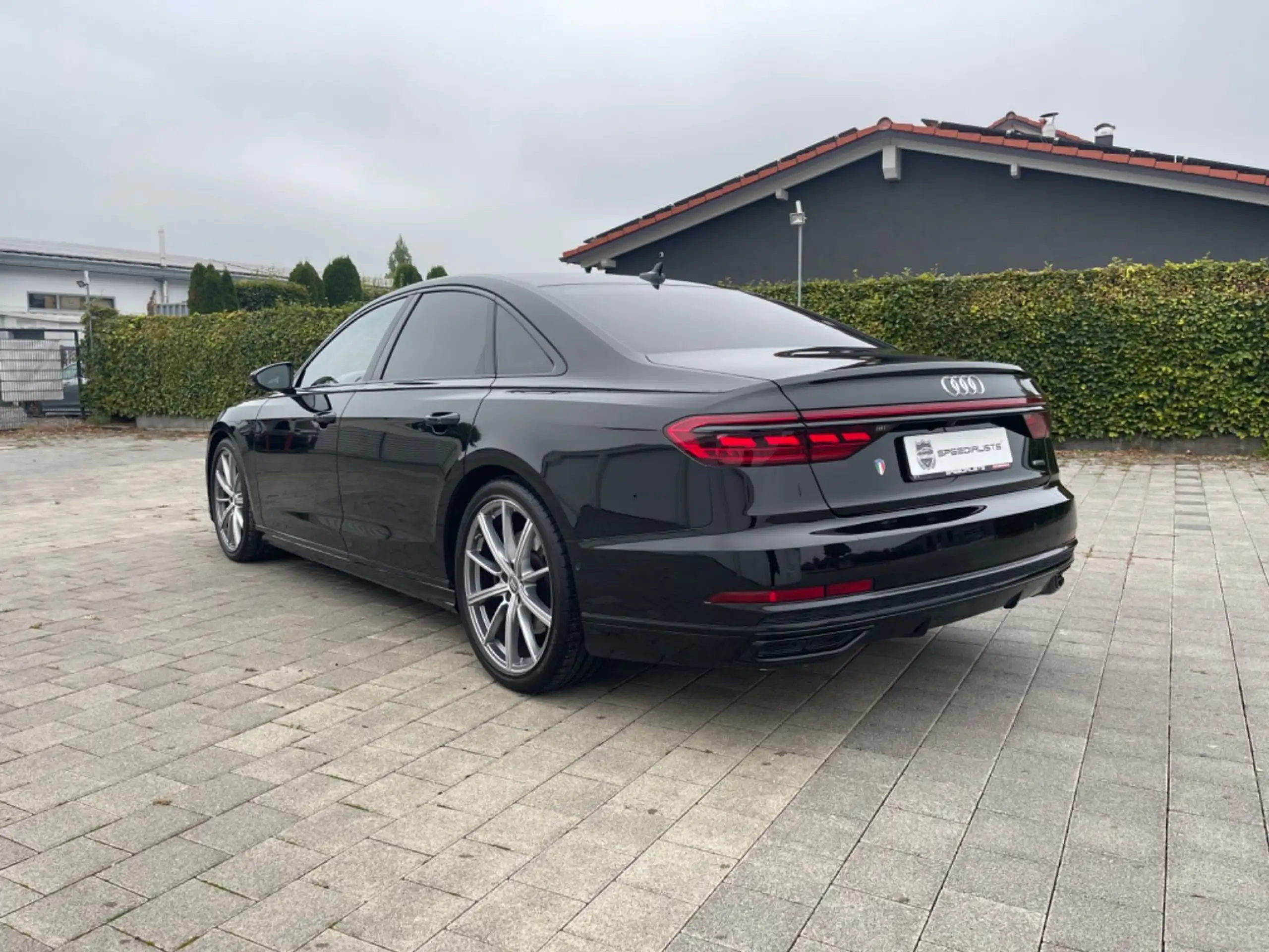 Audi - A8