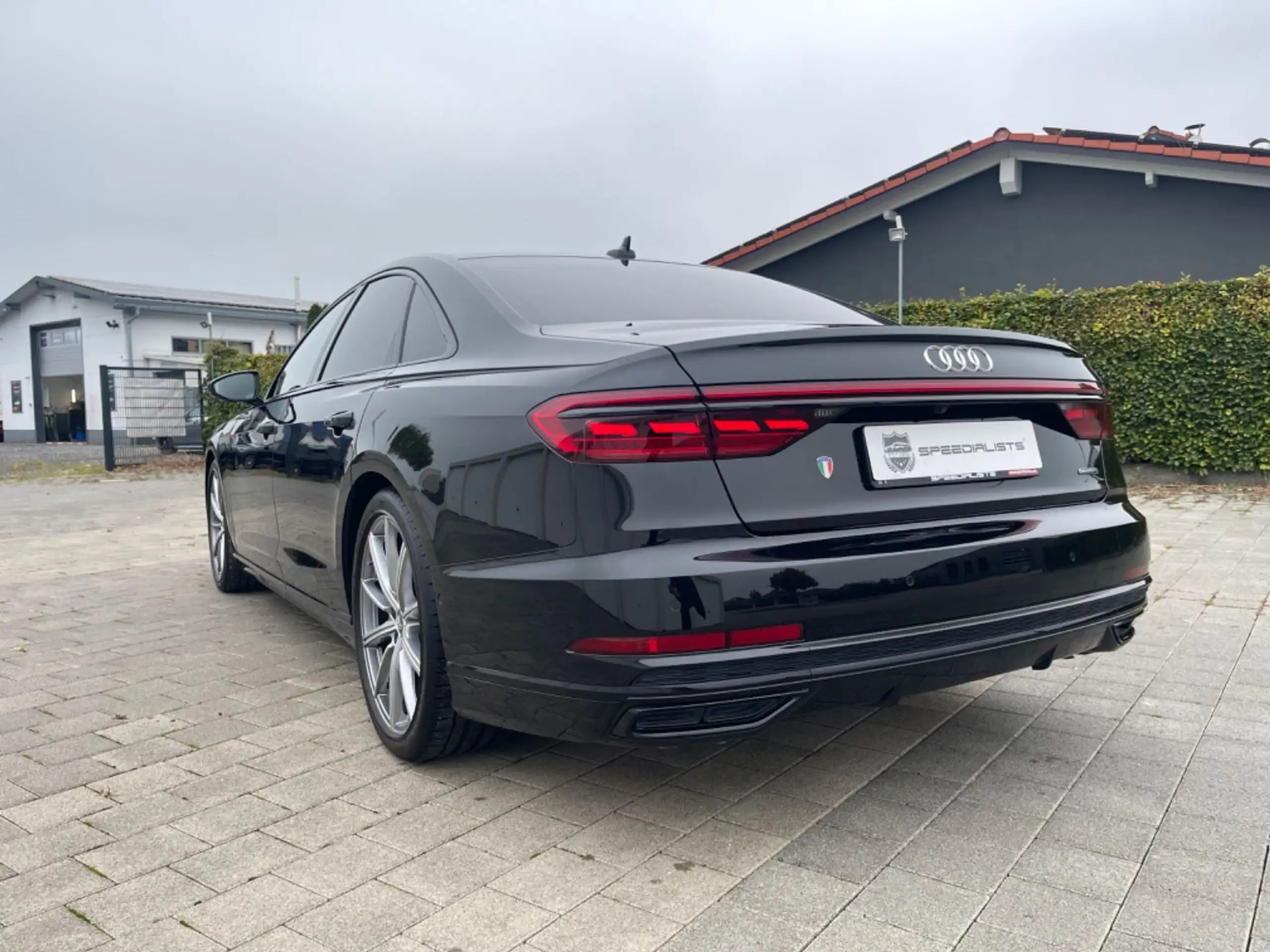 Audi - A8