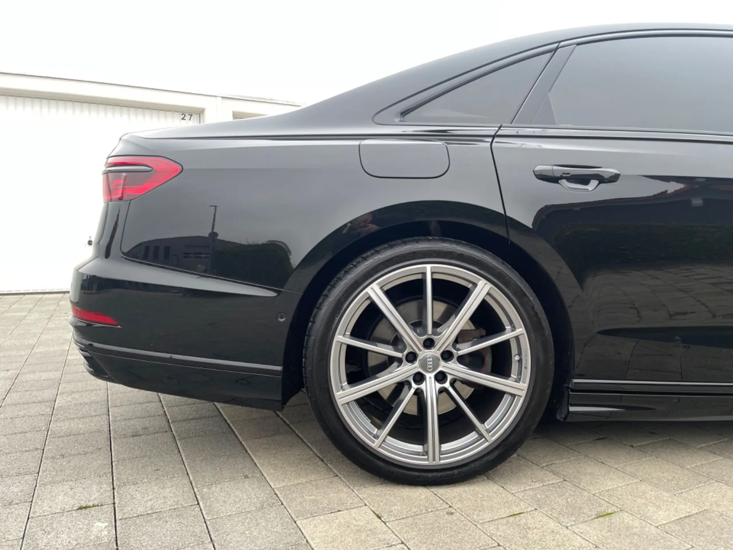 Audi - A8