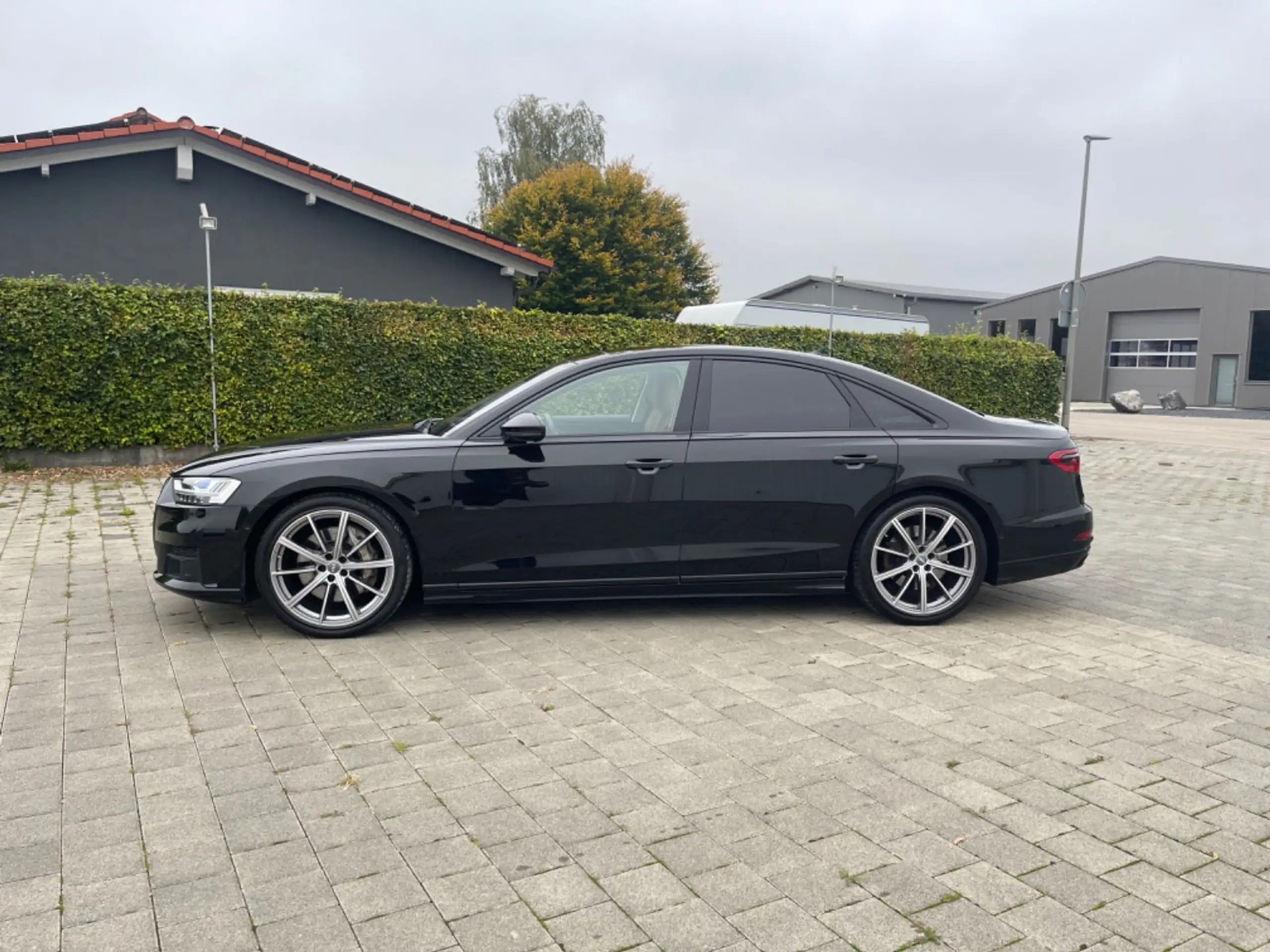 Audi - A8