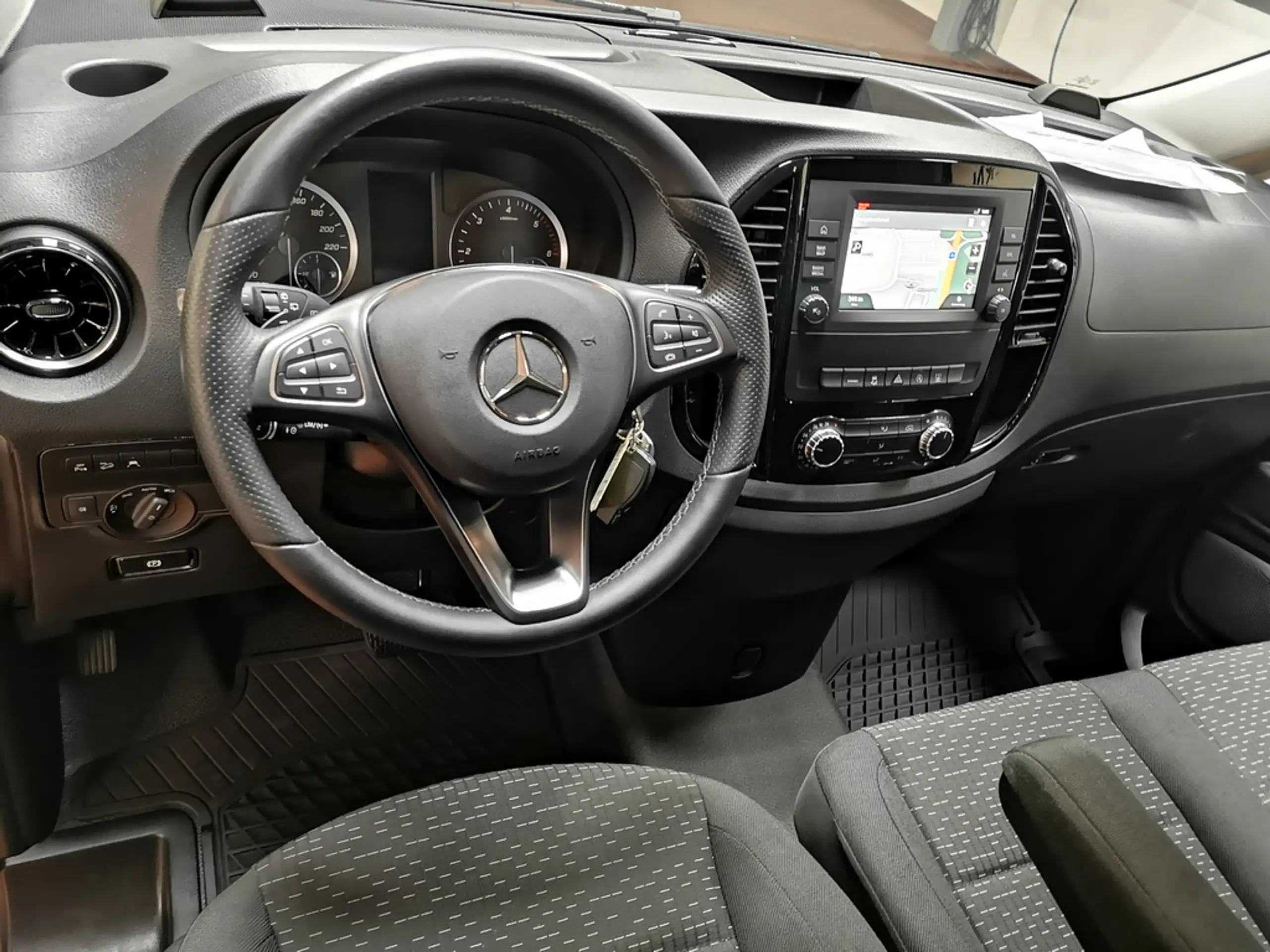 Mercedes-Benz - Vito